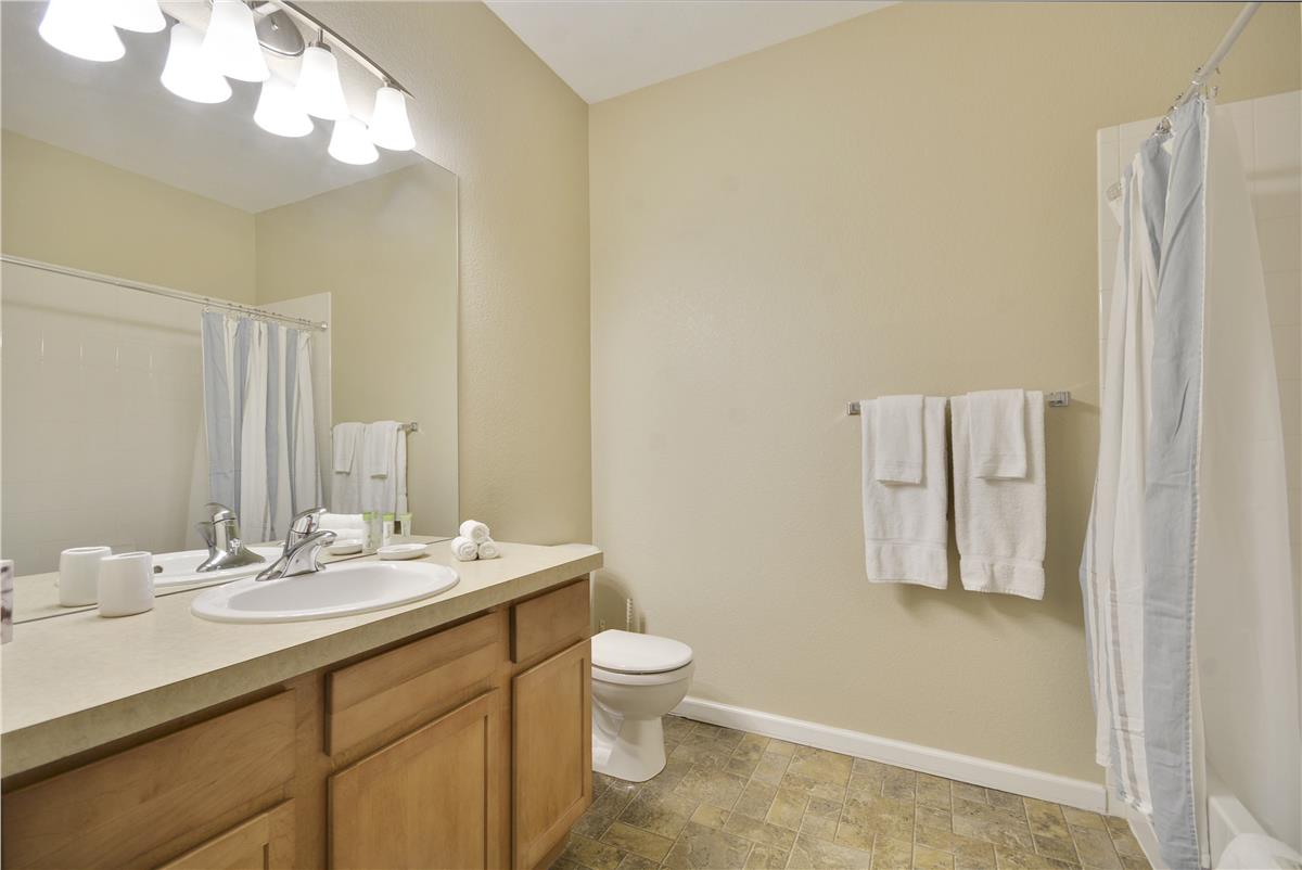 Loveland, Colorado, 2 Bedrooms Bedrooms, ,2 BathroomsBathrooms,Townhome,Furnished,Hahns Peak Dr #102,1055