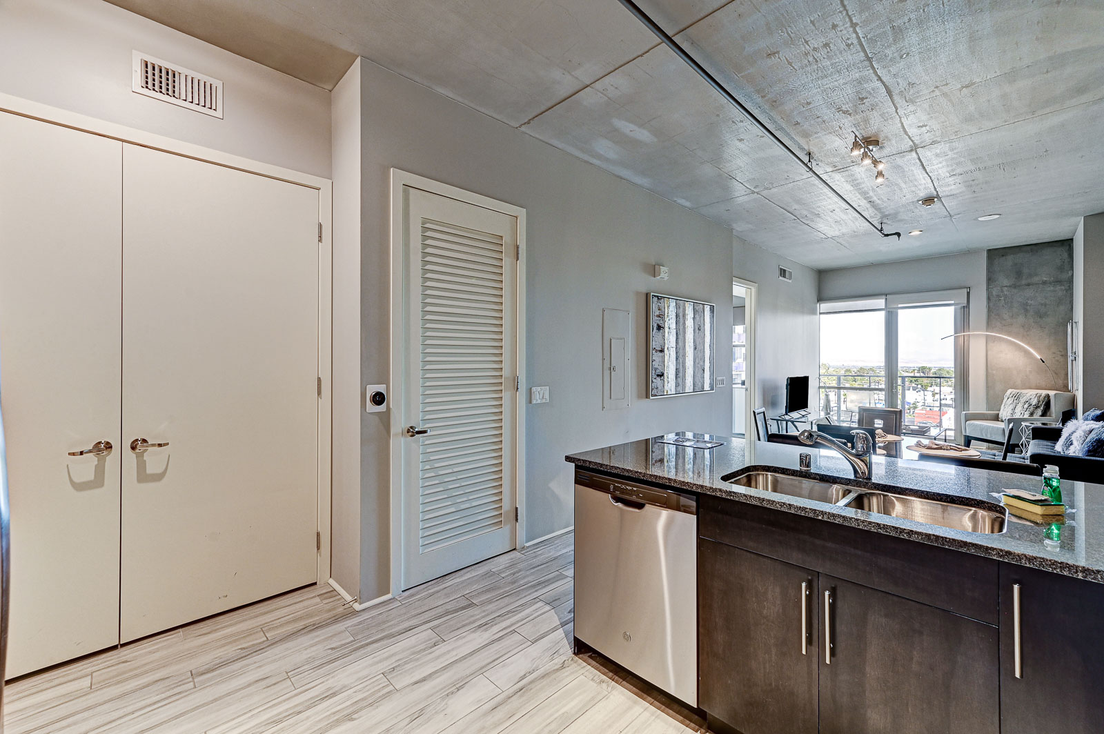 Las Vegas, Nevada, 1 Bedroom Bedrooms, ,1 BathroomBathrooms,Condo,Furnished,Juhl,E Bonneville,6,1737