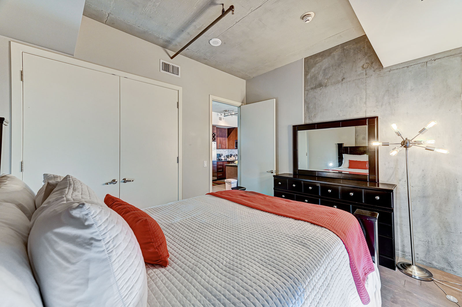 Las Vegas, Nevada, 2 Bedrooms Bedrooms, ,2 BathroomsBathrooms,Condo,Furnished,Juhl,E Bonneville,11,1747