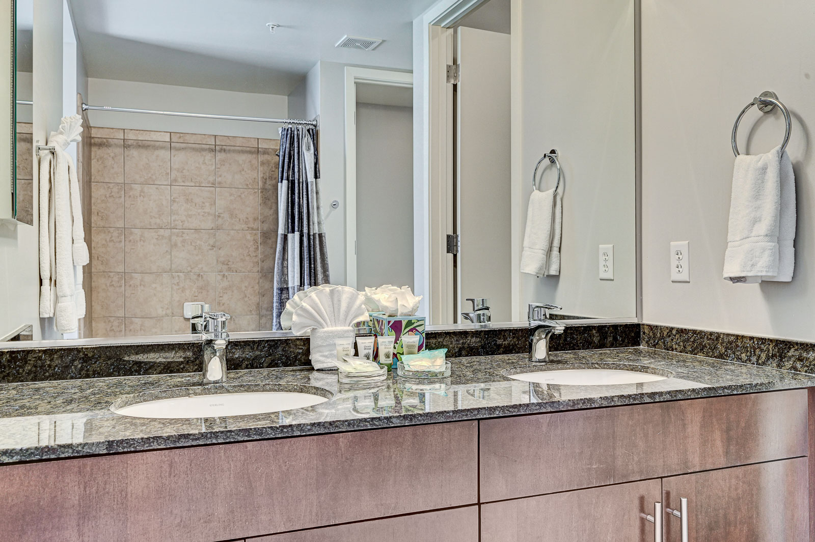 Las Vegas, Nevada, 2 Bedrooms Bedrooms, ,2 BathroomsBathrooms,Condo,Furnished,Juhl,E Bonneville,11,1747