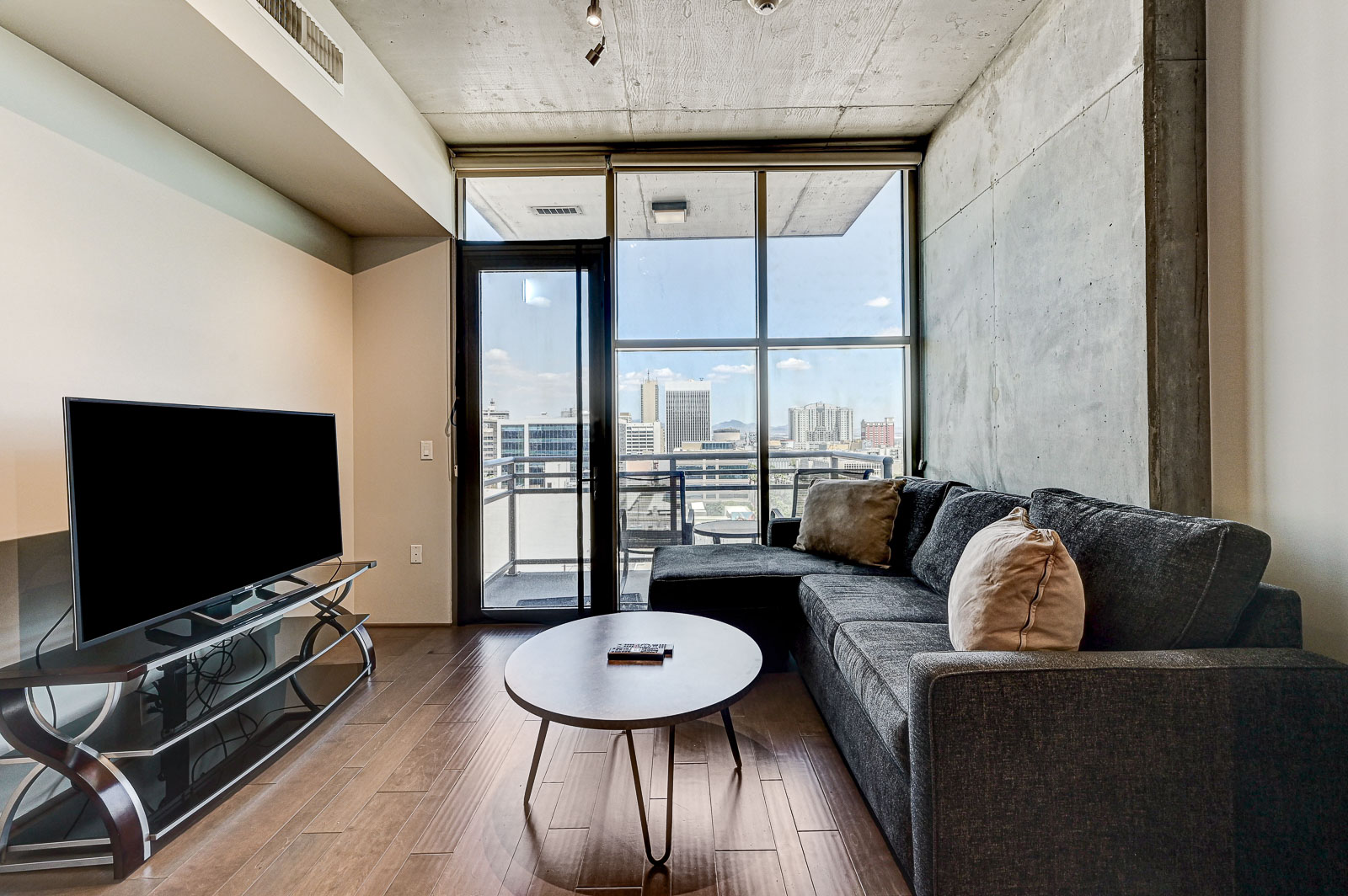 Las Vegas, Nevada, 2 Bedrooms Bedrooms, ,2 BathroomsBathrooms,Condo,Furnished,Juhl,E Bonneville,11,1747