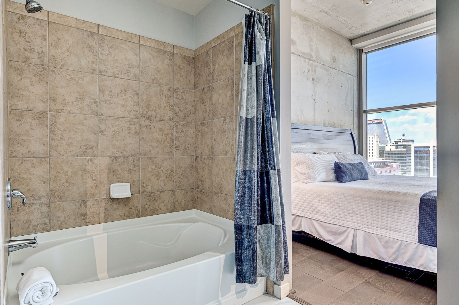 Las Vegas, Nevada, 2 Bedrooms Bedrooms, ,2 BathroomsBathrooms,Condo,Furnished,Juhl,E Bonneville,11,1747