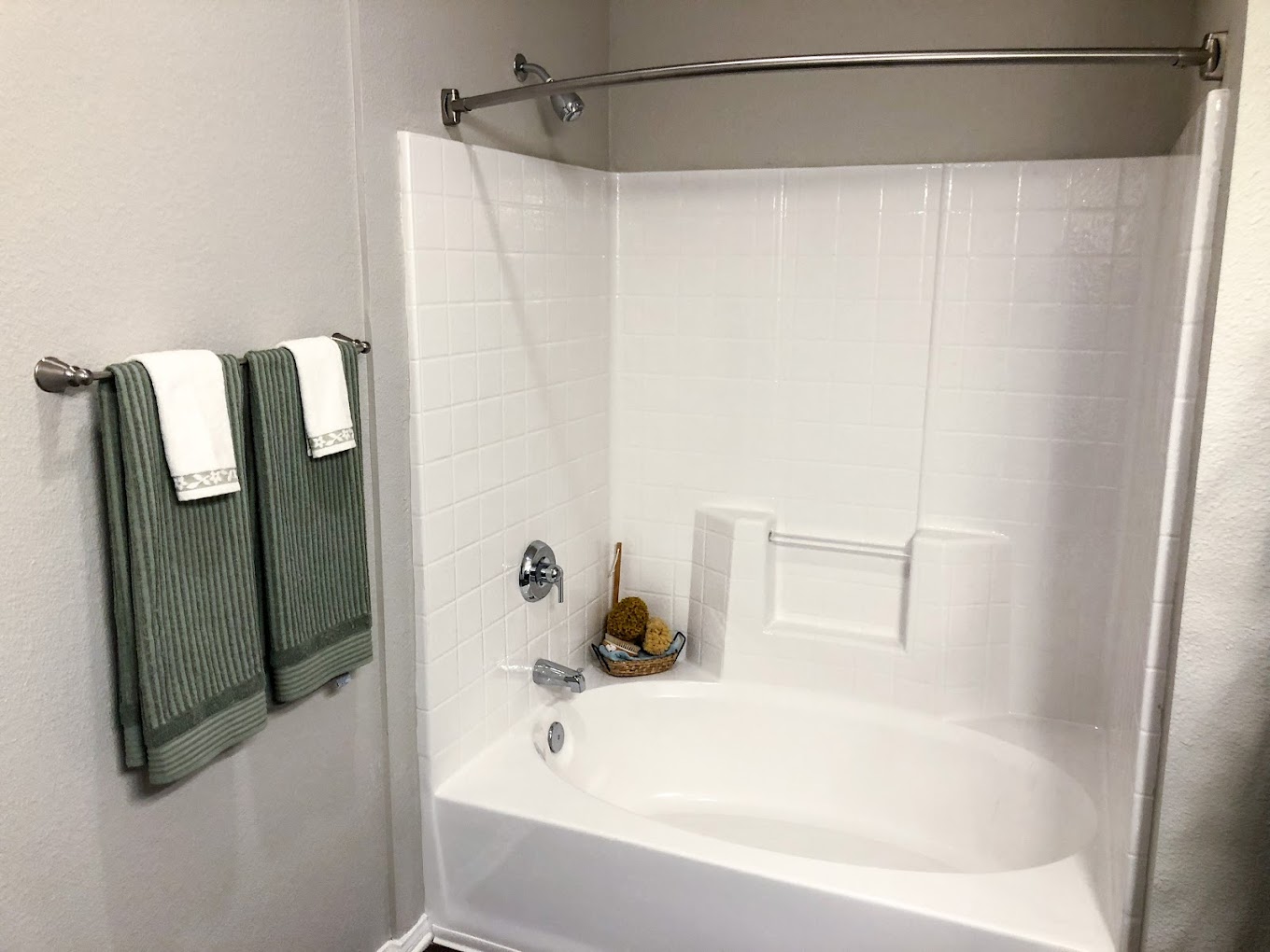 img avion at spectrum apartments for rent san diego ca renew bathroom 02 AvenueWest Global