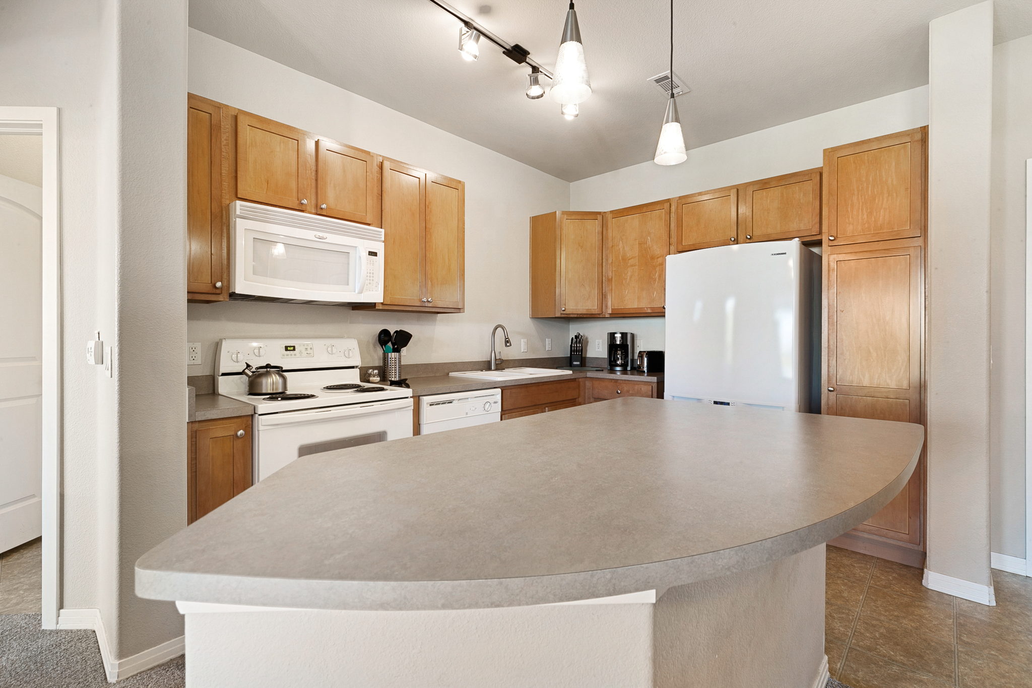 img 8 web or mls 10176 Park Meadows Dr 2114 6 AvenueWest Global