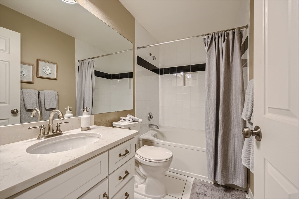 6410 Silver Mesa, Highlands Ranch, Colorado, United States 80130, 3 Bedrooms Bedrooms, ,2.5 BathroomsBathrooms,Townhome,Furnished,Silver Mesa,2378