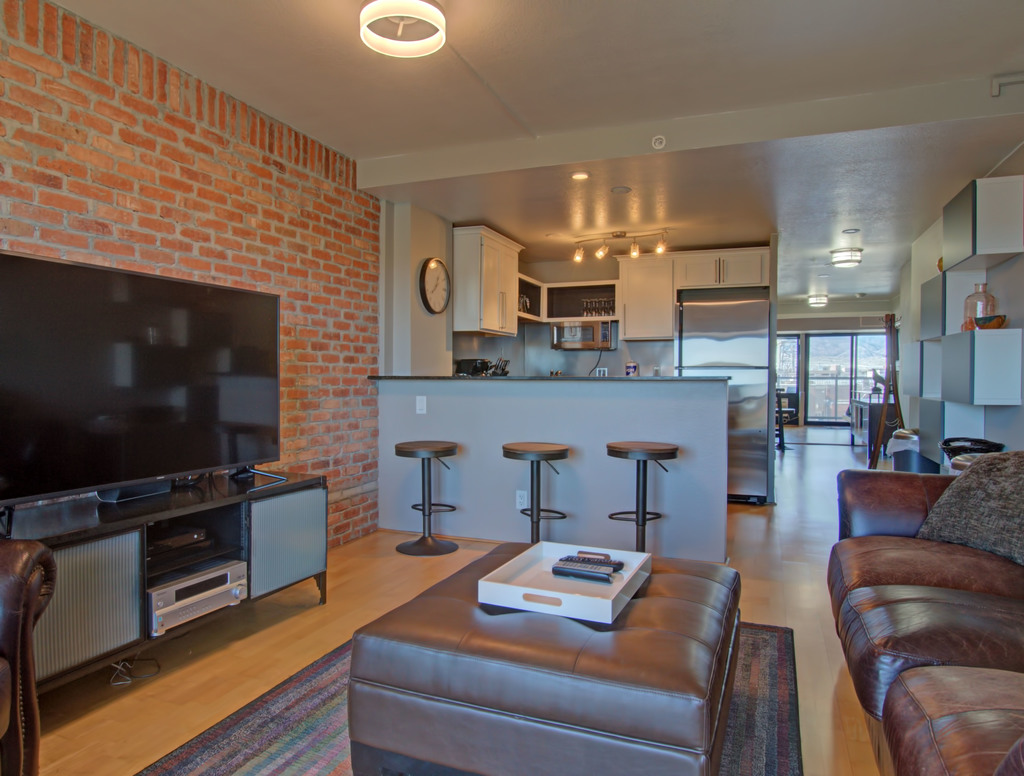 loft, mid term, all inclusive, parking, gated building, fitness center, billiards room, court yard, walking distance to downtown