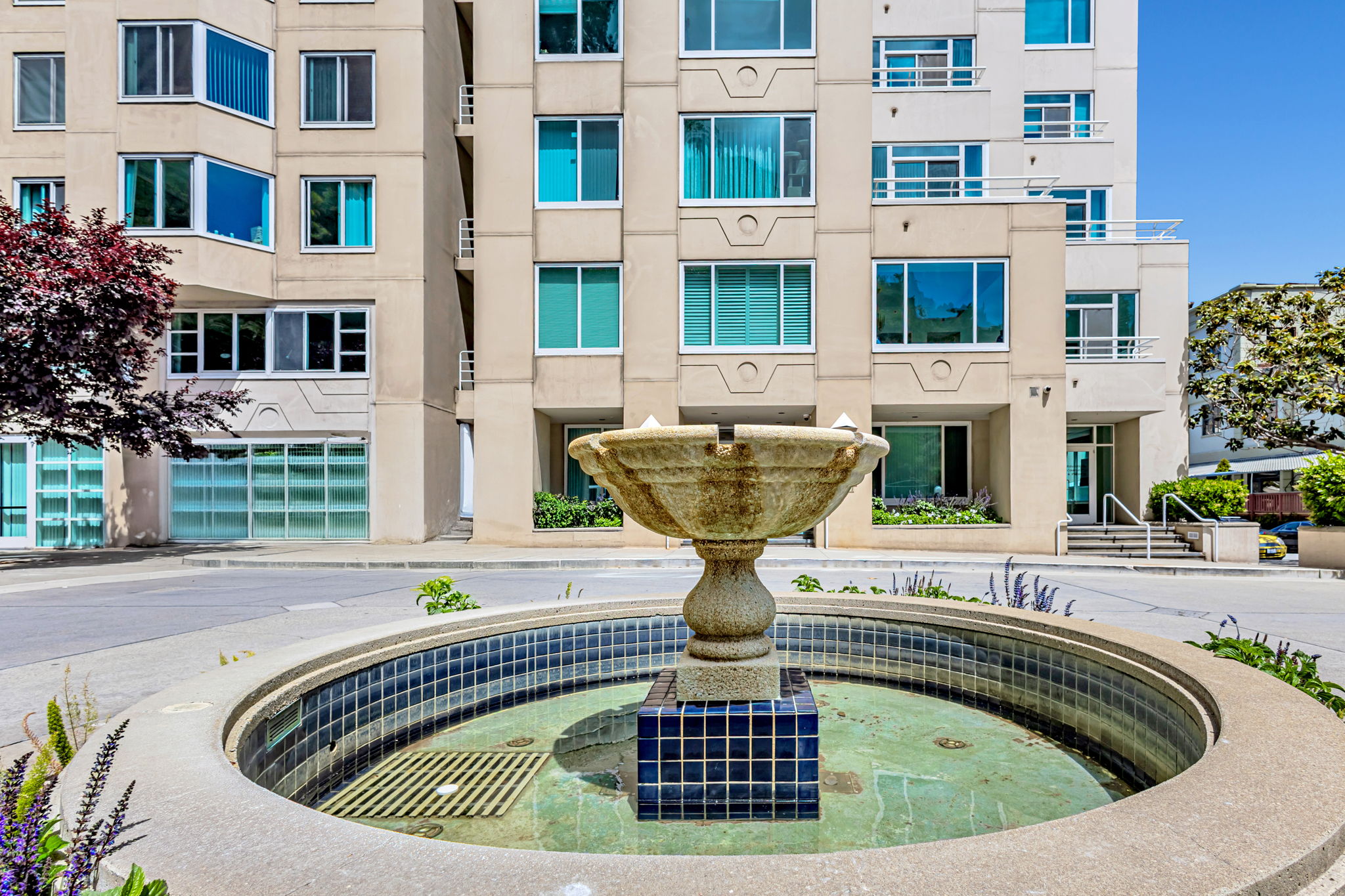 img 1 web or mls 220 lombard st 522 AvenueWest Global