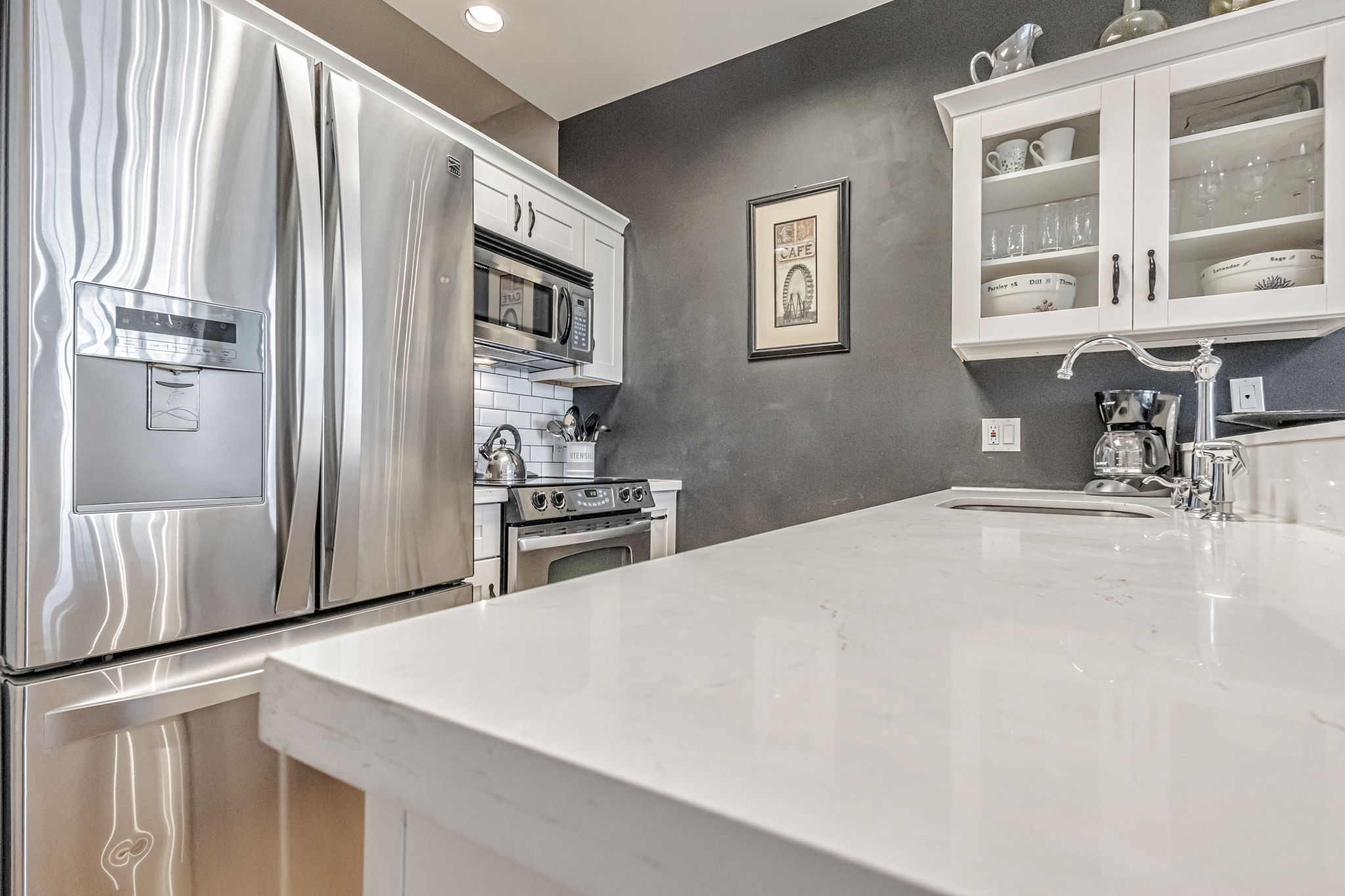 img 19 web or mls 220 lombard st 522 AvenueWest Global