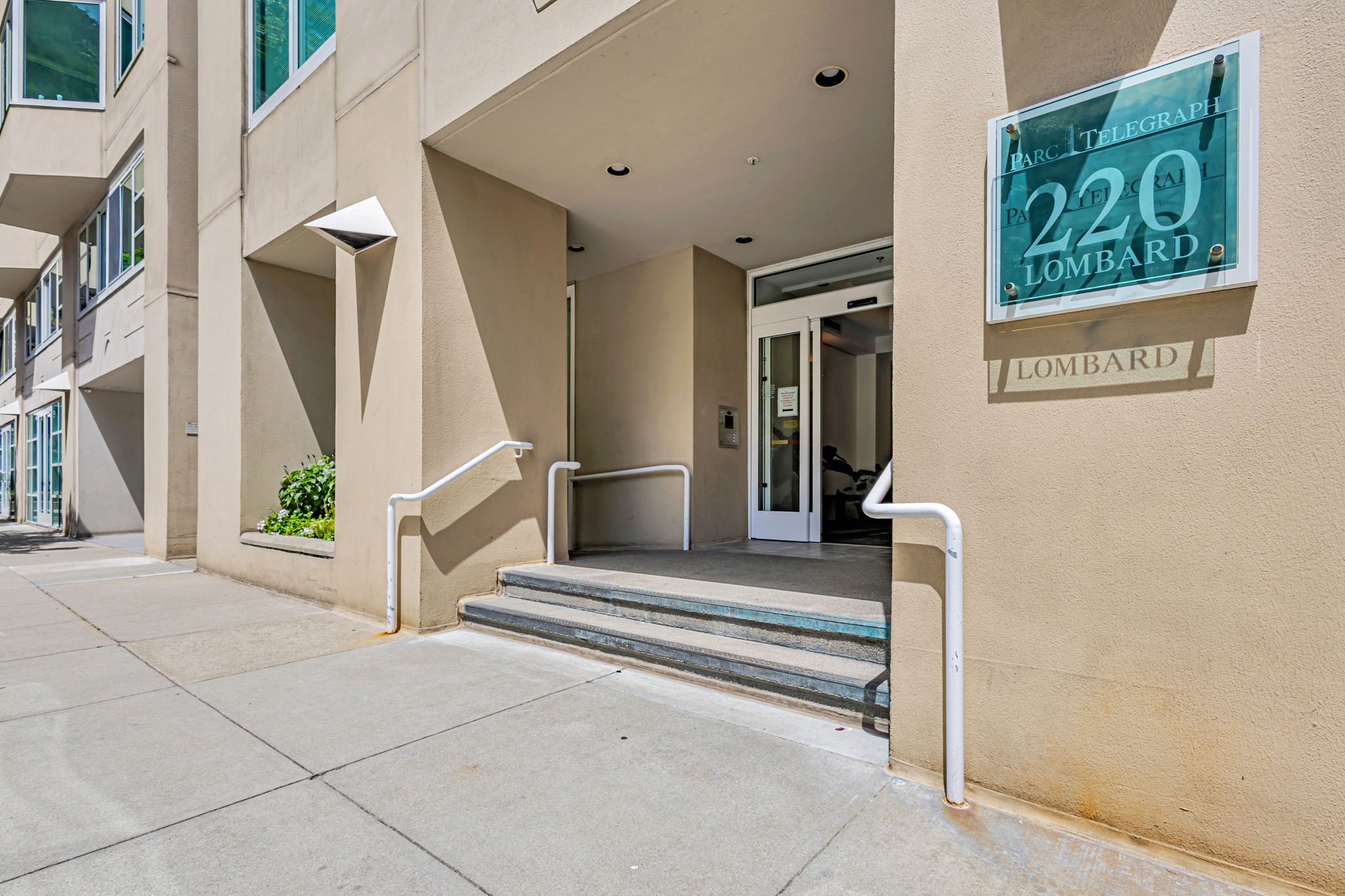 img 2 web or mls 220 lombard st 522 AvenueWest Global