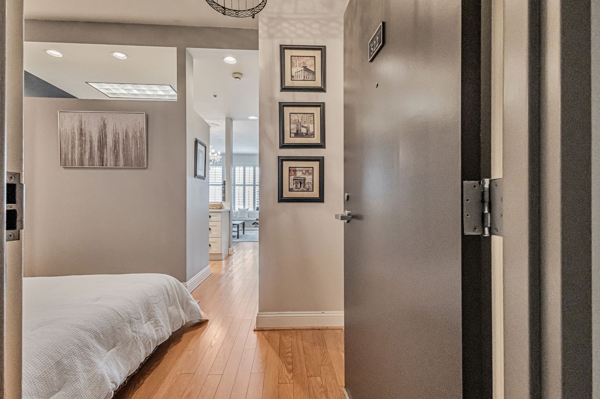 img 26 web or mls 220 lombard st 522 AvenueWest Global
