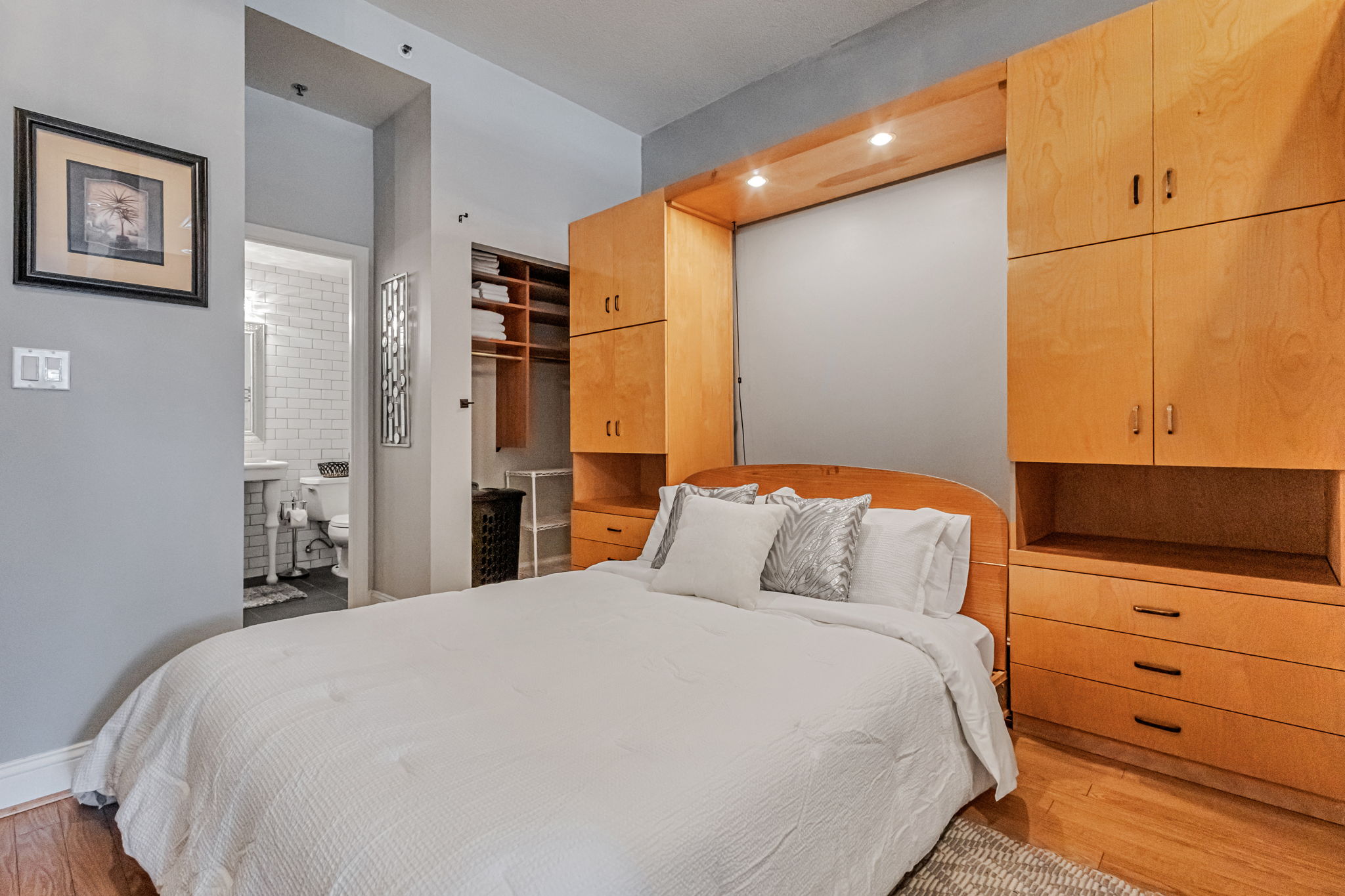 img 29 web or mls 220 lombard st 522 AvenueWest Global