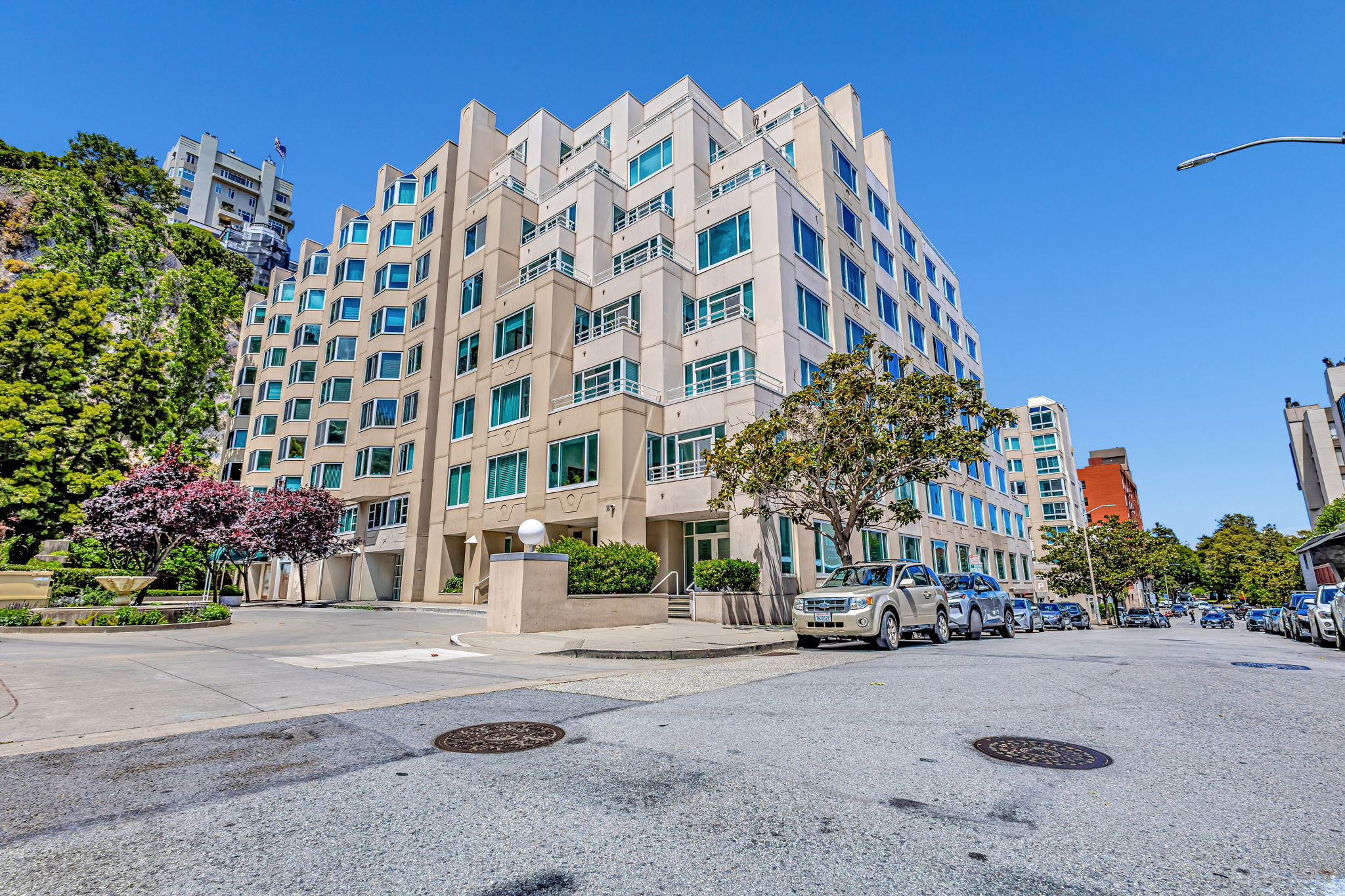 img 3 web or mls 220 lombard st 522 AvenueWest Global