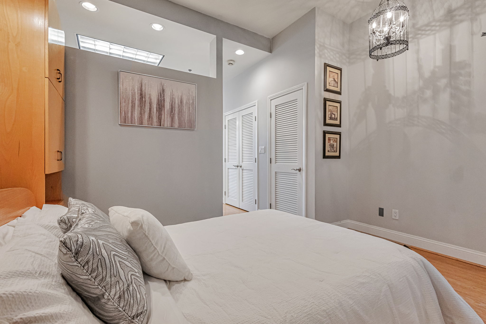 img 31 web or mls 220 lombard st 522 AvenueWest Global