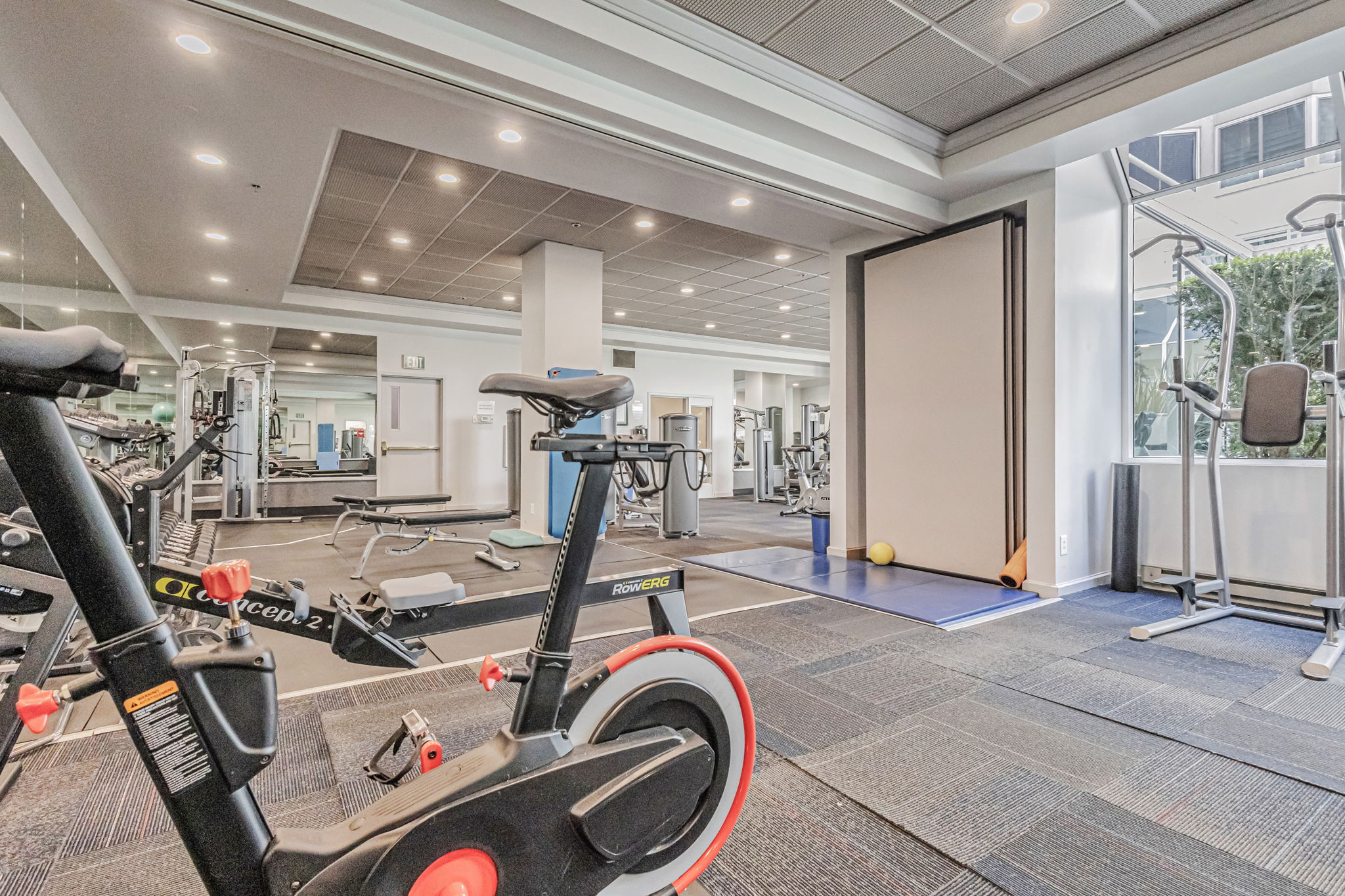 img 39 web or mls 220 lombard st 522 AvenueWest Global