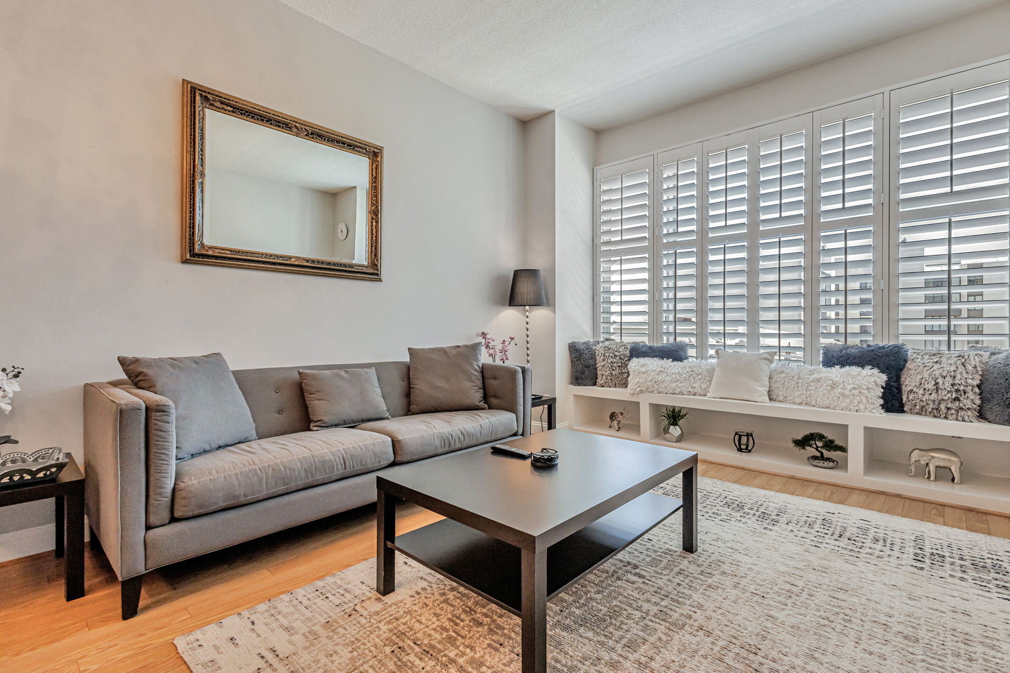 img 9 web or mls 220 lombard st 522 AvenueWest Global