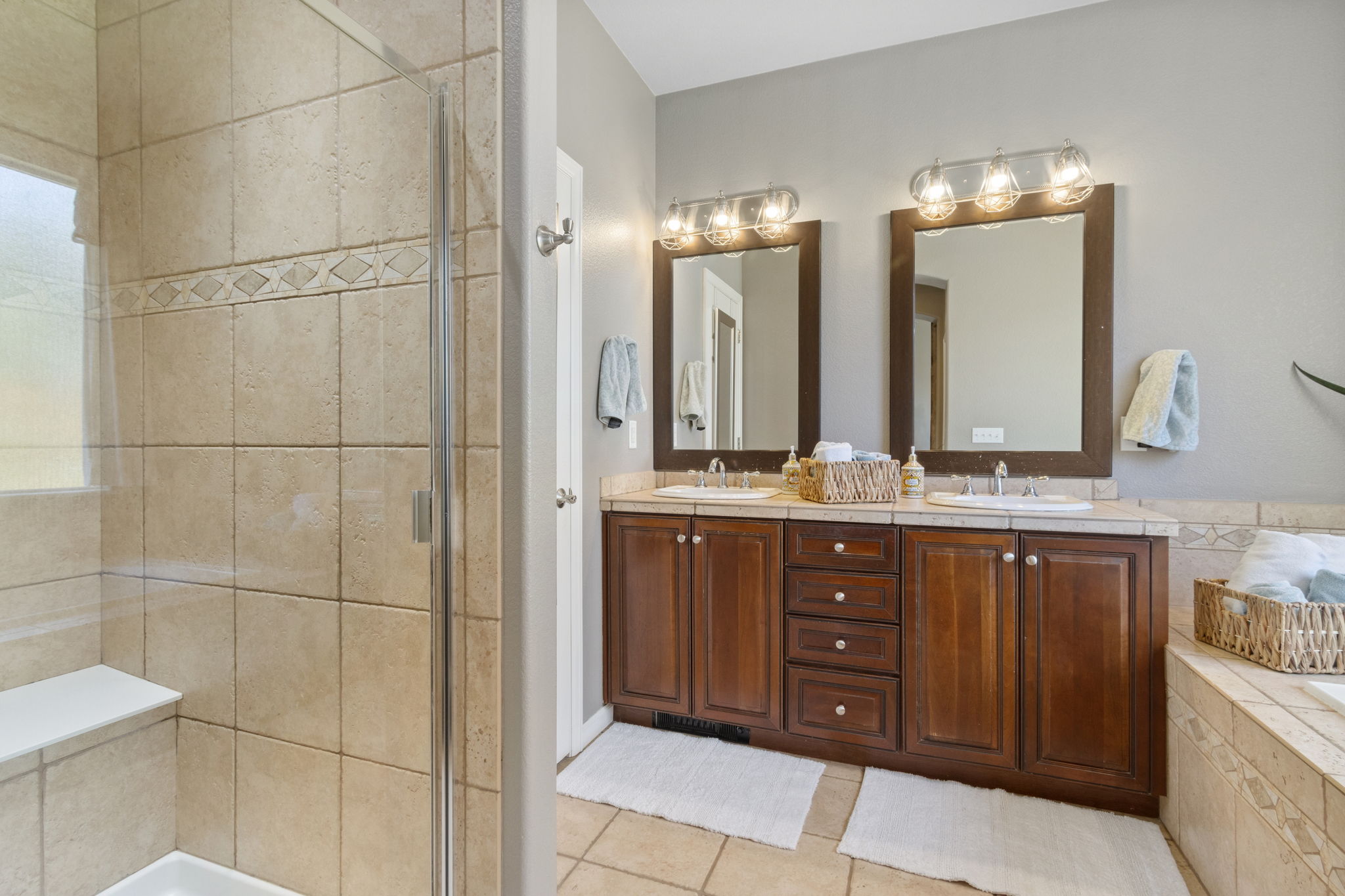 Spacious 5-Bedroom Home in Prestigious Fossil Ridge School District – Observatory Village, Fort Collins Spacious 5-Bedroom Home in Prestigious Fossil Ridge School District – Observatory Village, Fort Collins