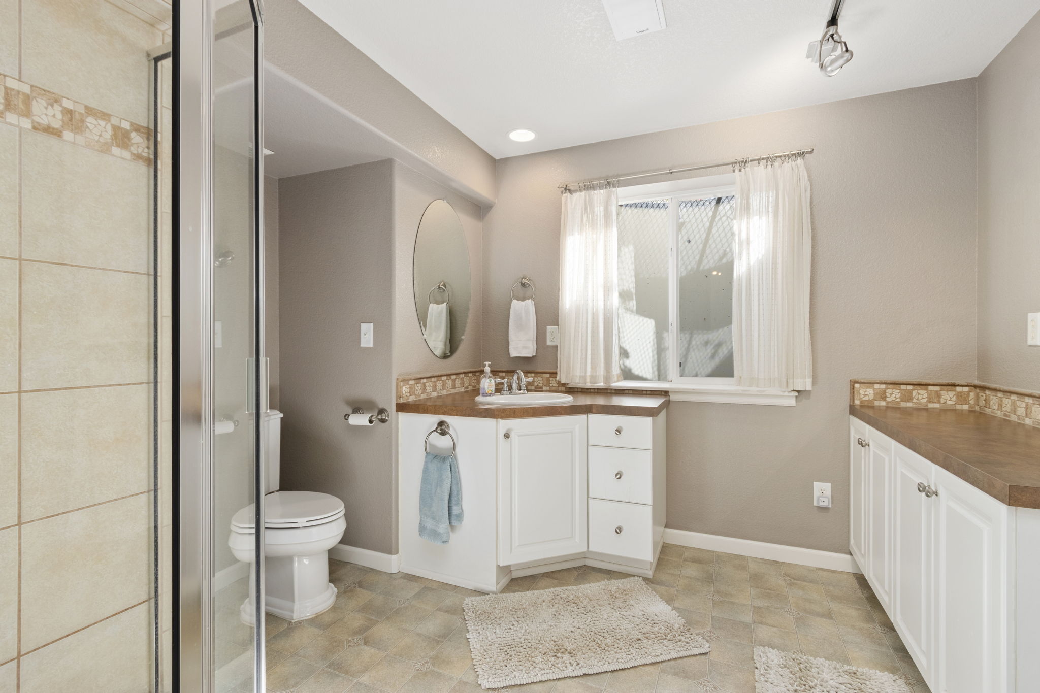 Spacious 5-Bedroom Home in Prestigious Fossil Ridge School District – Observatory Village, Fort Collins Spacious 5-Bedroom Home in Prestigious Fossil Ridge School District – Observatory Village, Fort Collins