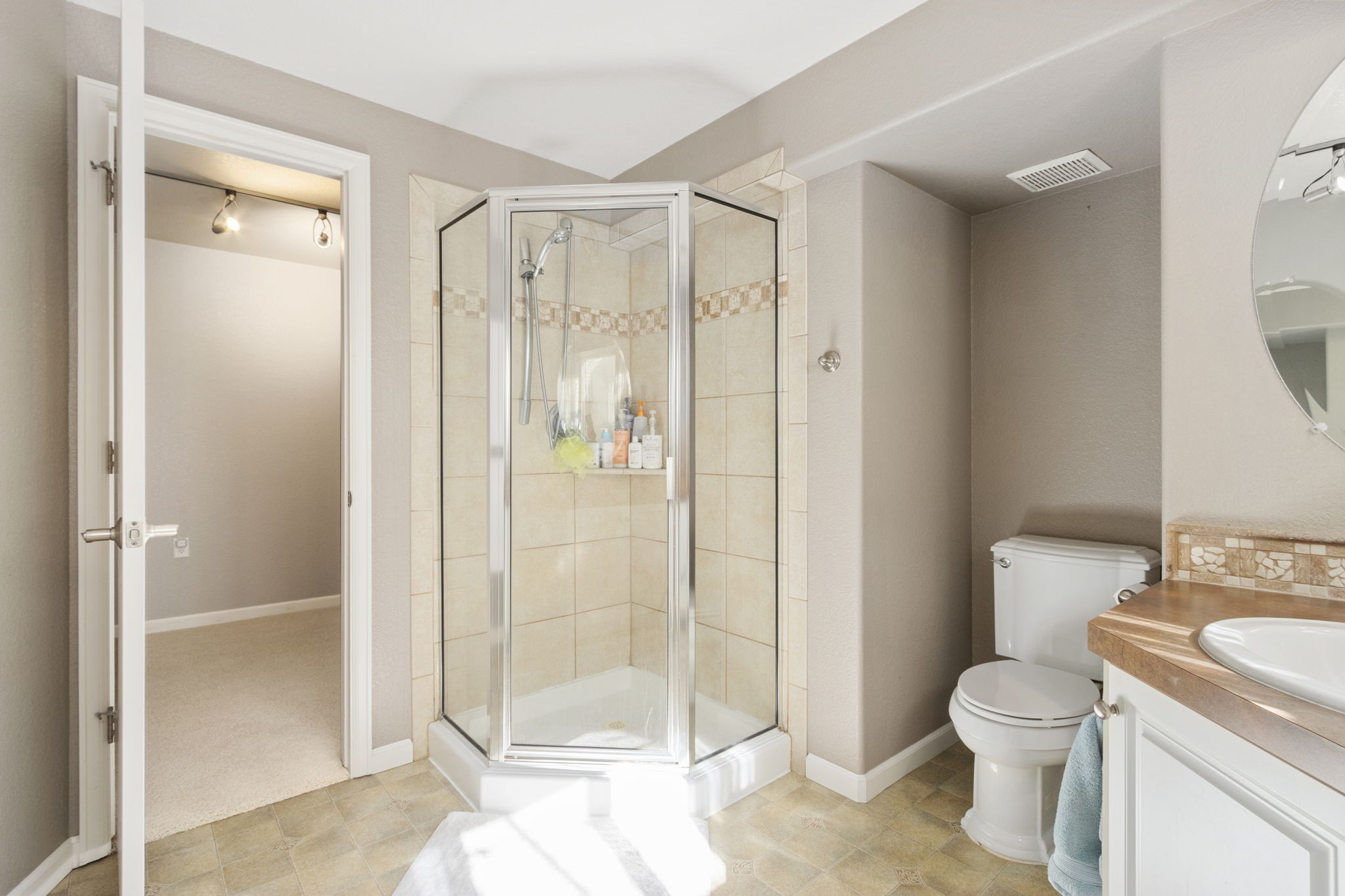 Spacious 5-Bedroom Home in Prestigious Fossil Ridge School District – Observatory Village, Fort Collins Spacious 5-Bedroom Home in Prestigious Fossil Ridge School District – Observatory Village, Fort Collins