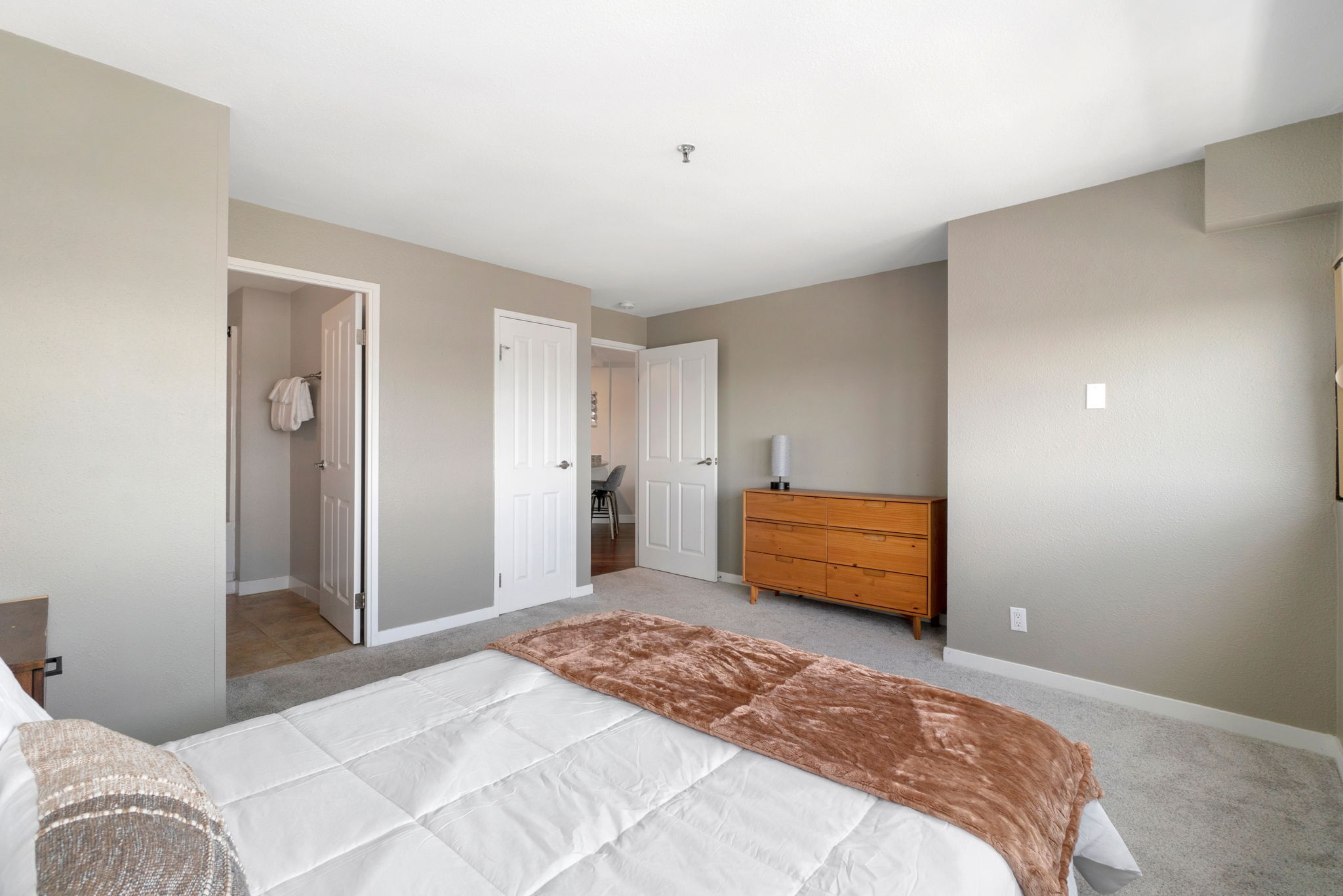 Denver, Colorado, 1 Bedroom Bedrooms, ,1 BathroomBathrooms,Condo,Furnished,Park Avenue West,Park Avenue,20,2610