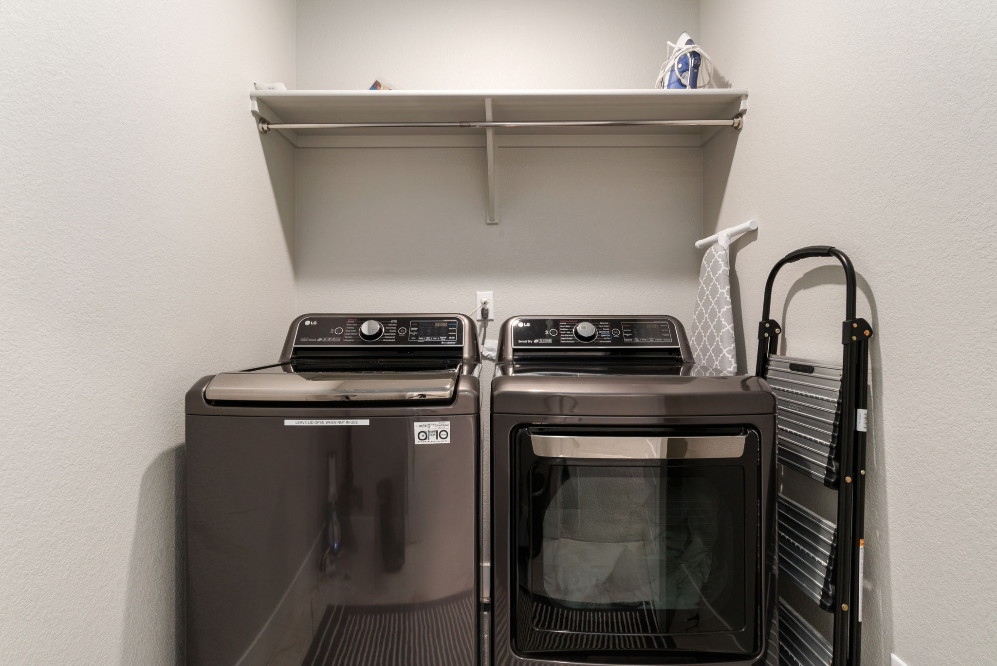 Arvada, Colorado, 3 Bedrooms Bedrooms, ,3.5 BathroomsBathrooms,Townhome,Furnished,Holman Street,0,2611