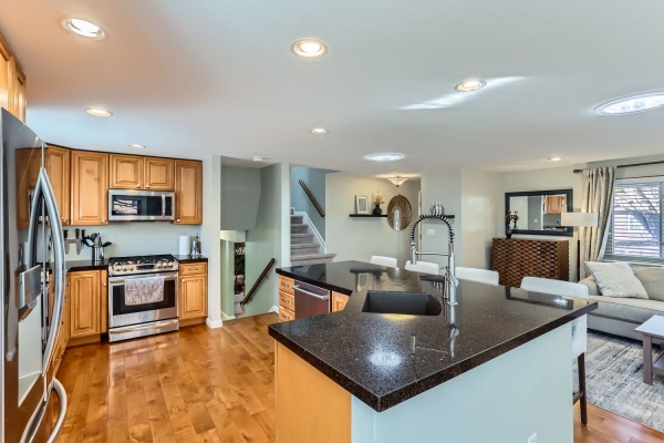 Executive Rental, DTC, Corporate Housing, Single Family Home, Greenwood village, large yard, 4 bedrooms