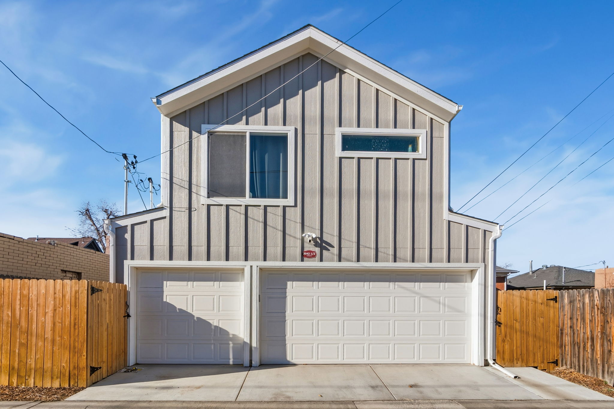 Situated in the charming Whittier neighborhood, this home offers easy access to some of Denver’s most popular destinations:
Downtown Denver – minutes away
City Park – walking distance
Denver Zoo
Denver Museum of Nature & Science
Close to restaurants, coffee shops, hospitals, and major commuter routes
