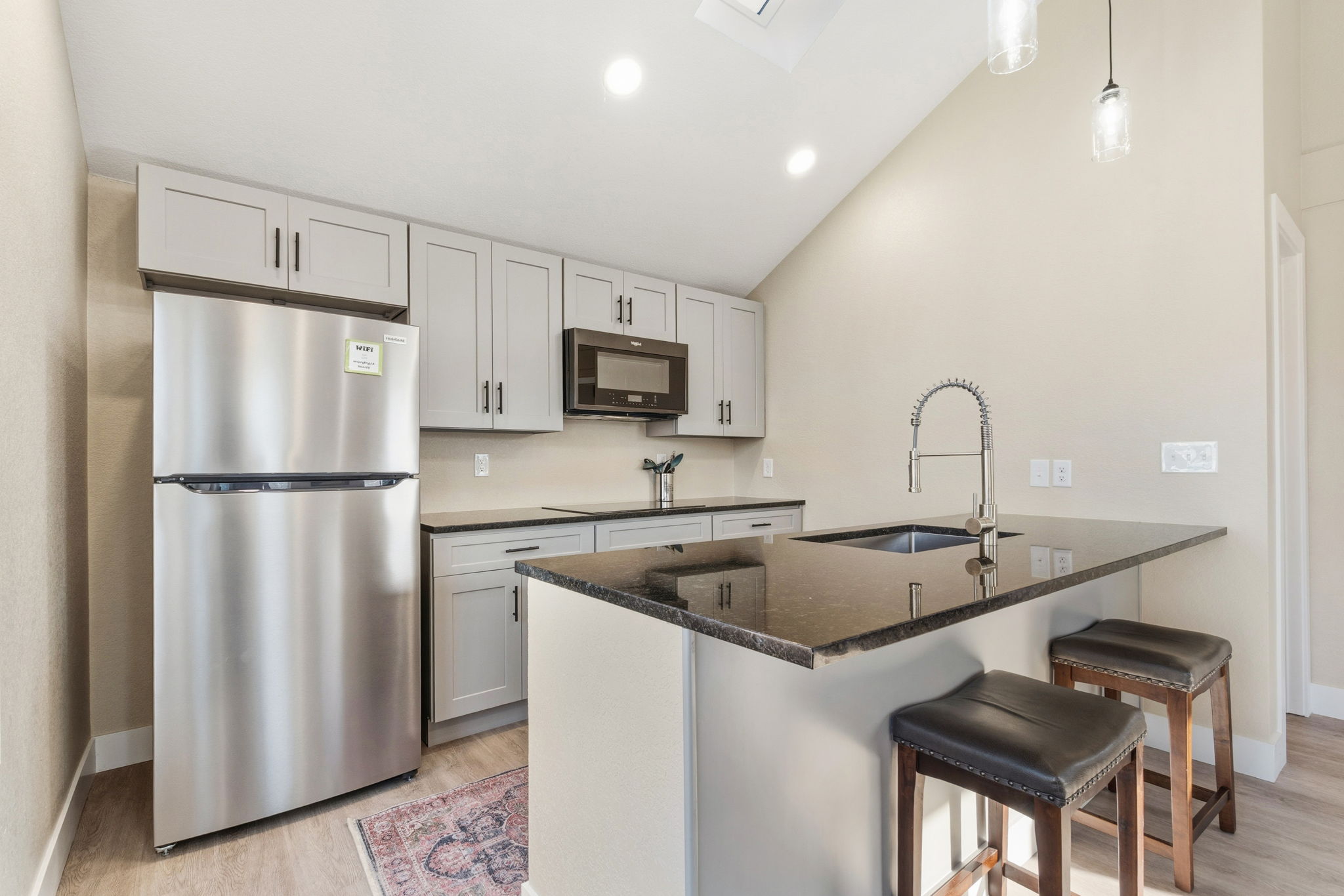 Situated in the charming Whittier neighborhood, this home offers easy access to some of Denver’s most popular destinations:
Downtown Denver – minutes away
City Park – walking distance
Denver Zoo
Denver Museum of Nature & Science
Close to restaurants, coffee shops, hospitals, and major commuter routes