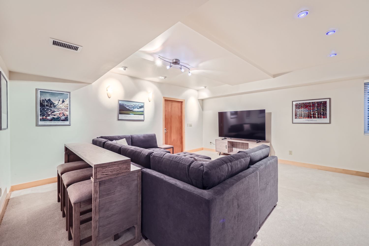 Located approximately five miles from downtown Denver, Cherry Creek is one of the city’s most desirable and dynamic neighborhoods. Known for Cherry Creek North, the area blends classic century-old homes with modern construction and vibrant commercial spaces. Trails, sidewalks, parks, and community gathering areas are woven throughout the neighborhood, and public transit and major roadways offer easy access to downtown Denver and the Denver Tech Center.
This fully furnished home offers an exceptional opportunity to enjoy upscale living in one of Denver’s most sought-after locations. Located approximately five miles from downtown Denver, Cherry Creek is one of the city’s most desirable and dynamic neighborhoods. Known for Cherry Creek North, the area blends classic century-old homes with modern construction and vibrant commercial spaces. Trails, sidewalks, parks, and community gathering areas are woven throughout the neighborhood, and public transit and major roadways offer easy access to downtown Denver and the Denver Tech Center.
This fully furnished home offers an exceptional opportunity to enjoy upscale living in one of Denver’s most sought-after locations.