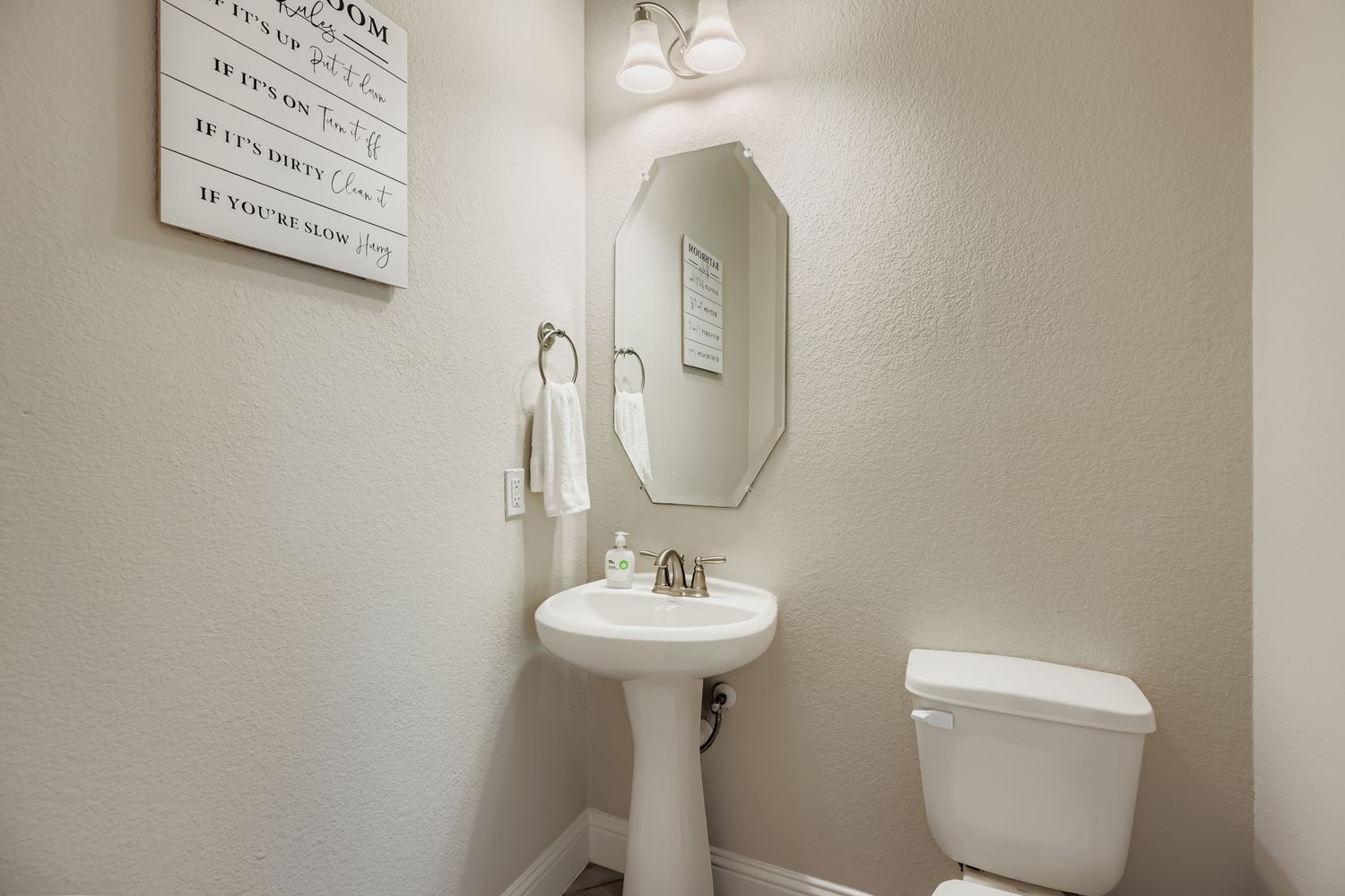 Corporate Housing, Frisco, Plano, Furnished rental, Executive housing, insurance claim housing.