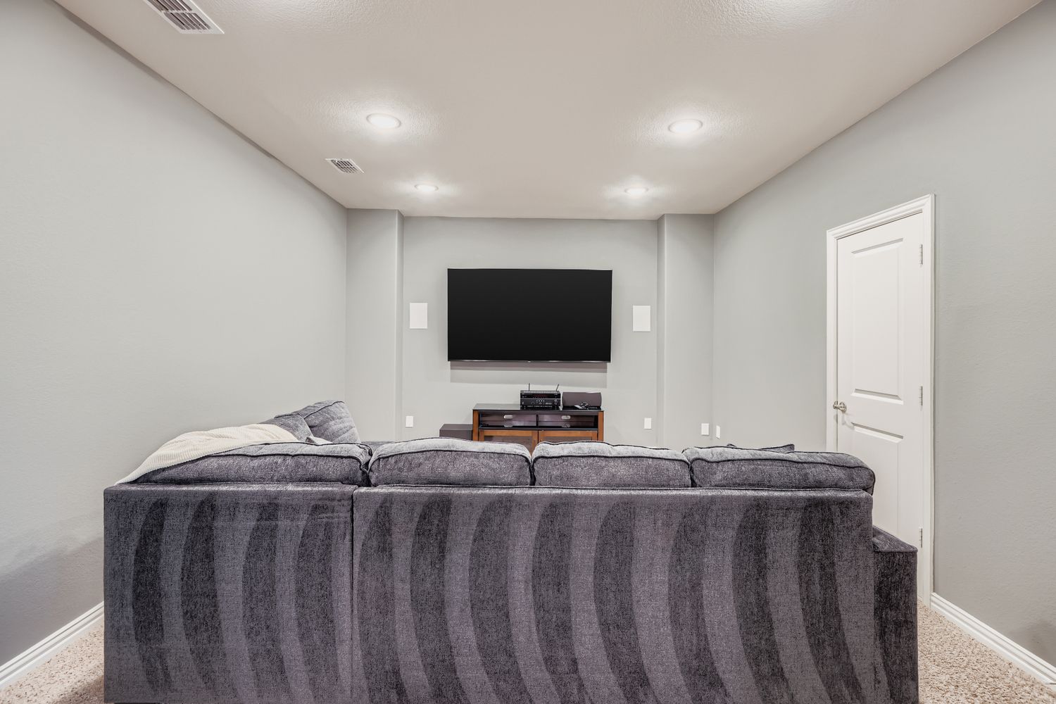 Corporate Housing, Frisco, Plano, Furnished rental, Executive housing, insurance claim housing.