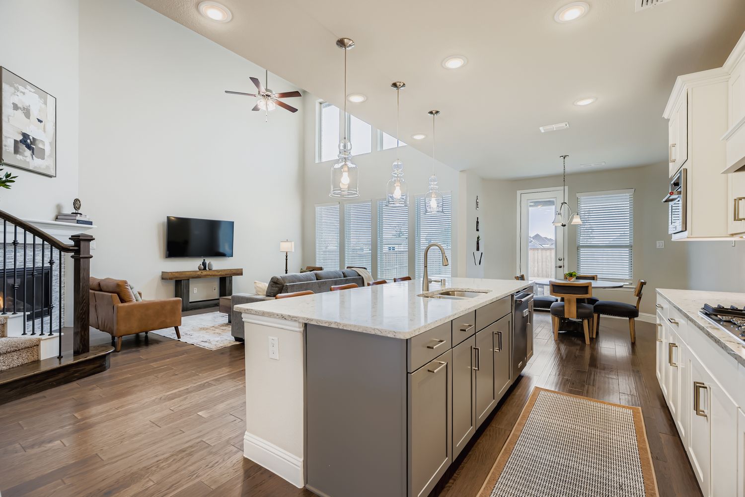 Corporate Housing, Frisco, Plano, Furnished rental, Executive housing, insurance claim housing.