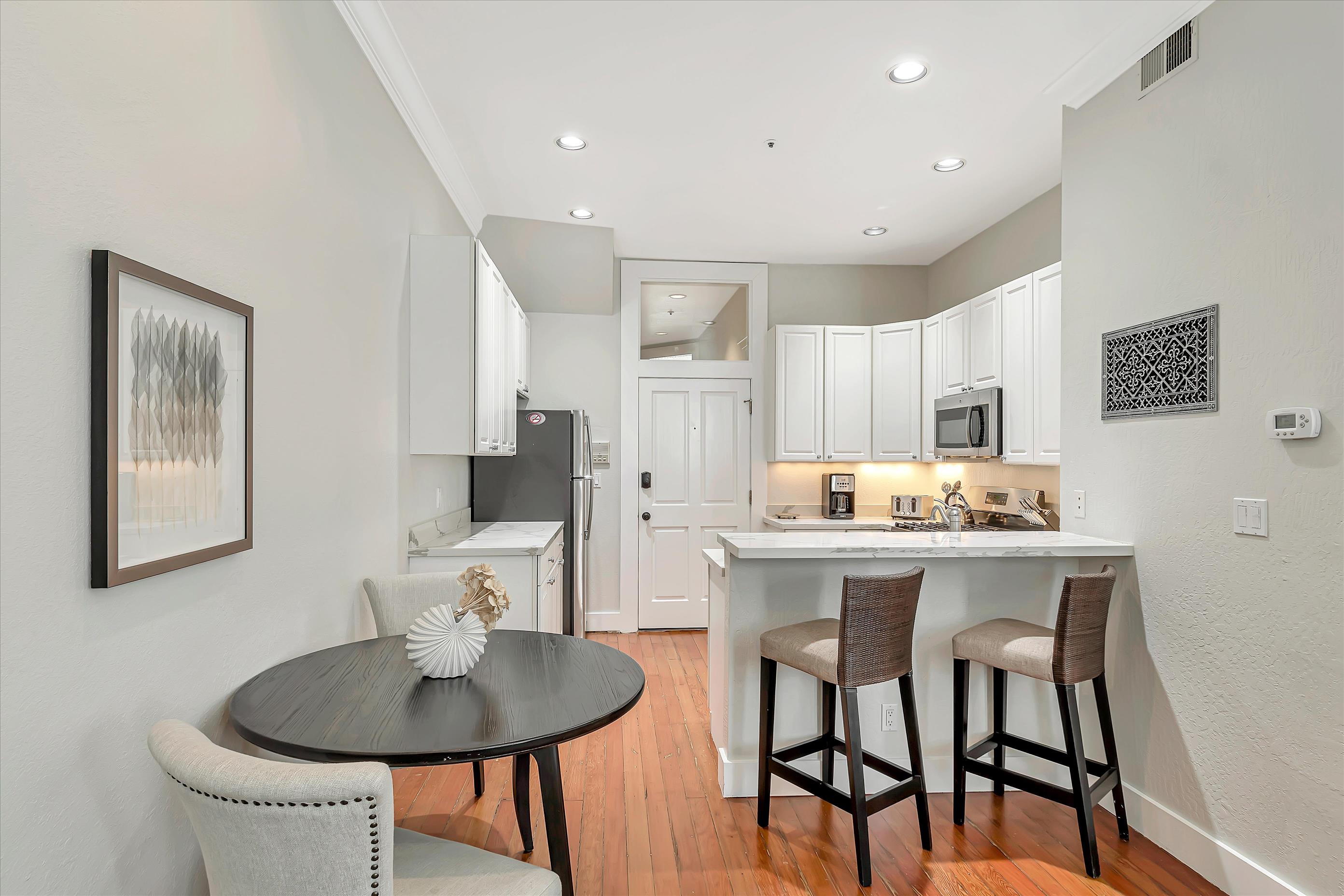 Cozy North Beach Gem — 1 BR / 1 BA Condo with City Views Cozy North Beach Gem — 1 BR / 1 BA Condo with City Views