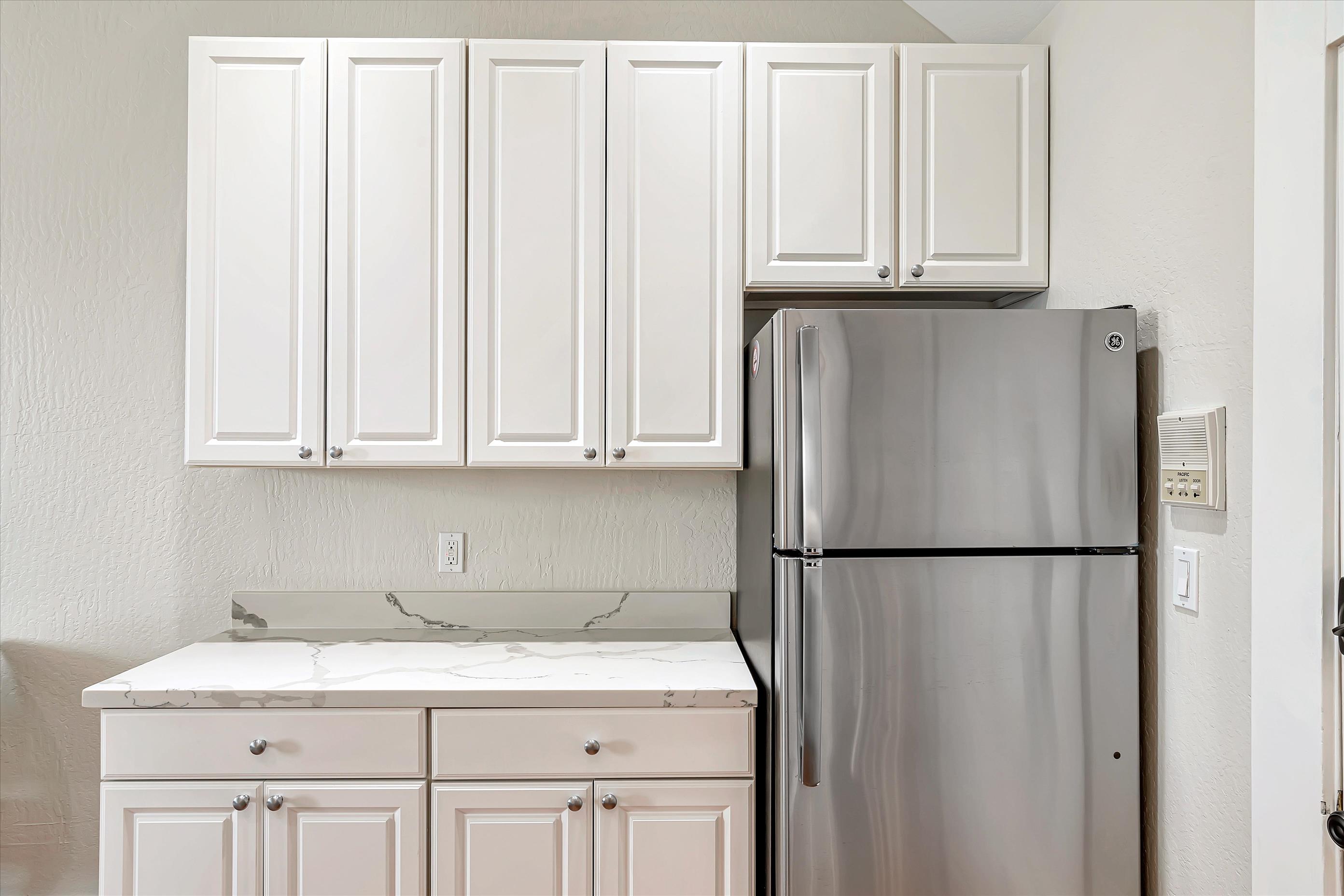 Cozy North Beach Gem — 1 BR / 1 BA Condo with City Views Cozy North Beach Gem — 1 BR / 1 BA Condo with City Views