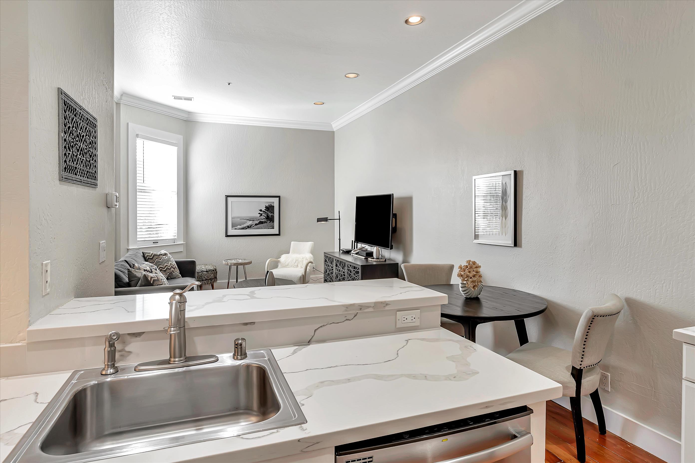 Cozy North Beach Gem — 1 BR / 1 BA Condo with City Views Cozy North Beach Gem — 1 BR / 1 BA Condo with City Views