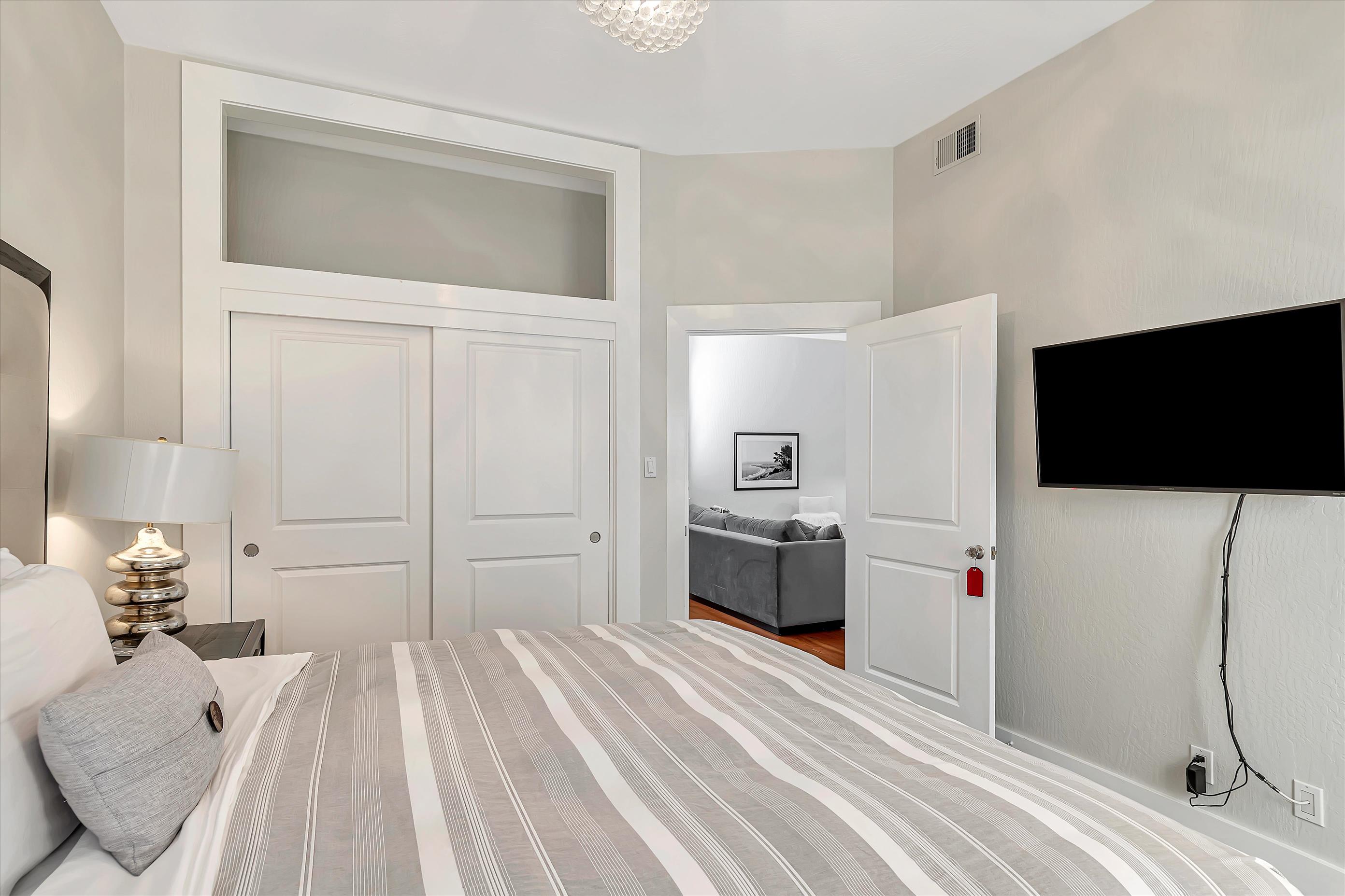 Cozy North Beach Gem — 1 BR / 1 BA Condo with City Views Cozy North Beach Gem — 1 BR / 1 BA Condo with City Views