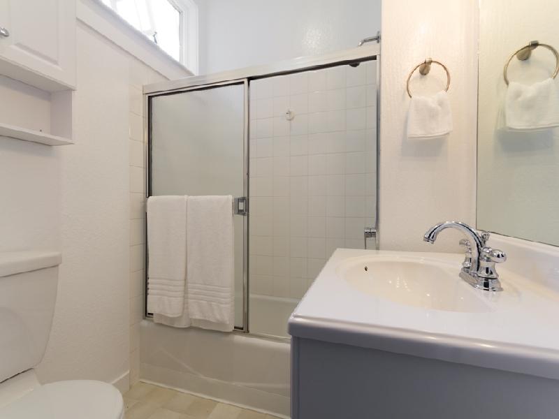 1 Bedroom/1 Bathroom condo located in North Beach! 1 Bedroom/1 Bathroom condo located in North Beach!