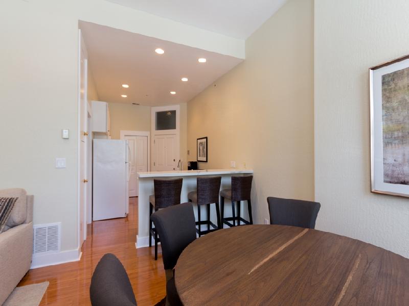 1 Bedroom/1 Bathroom condo located in North Beach! 1 Bedroom/1 Bathroom condo located in North Beach!