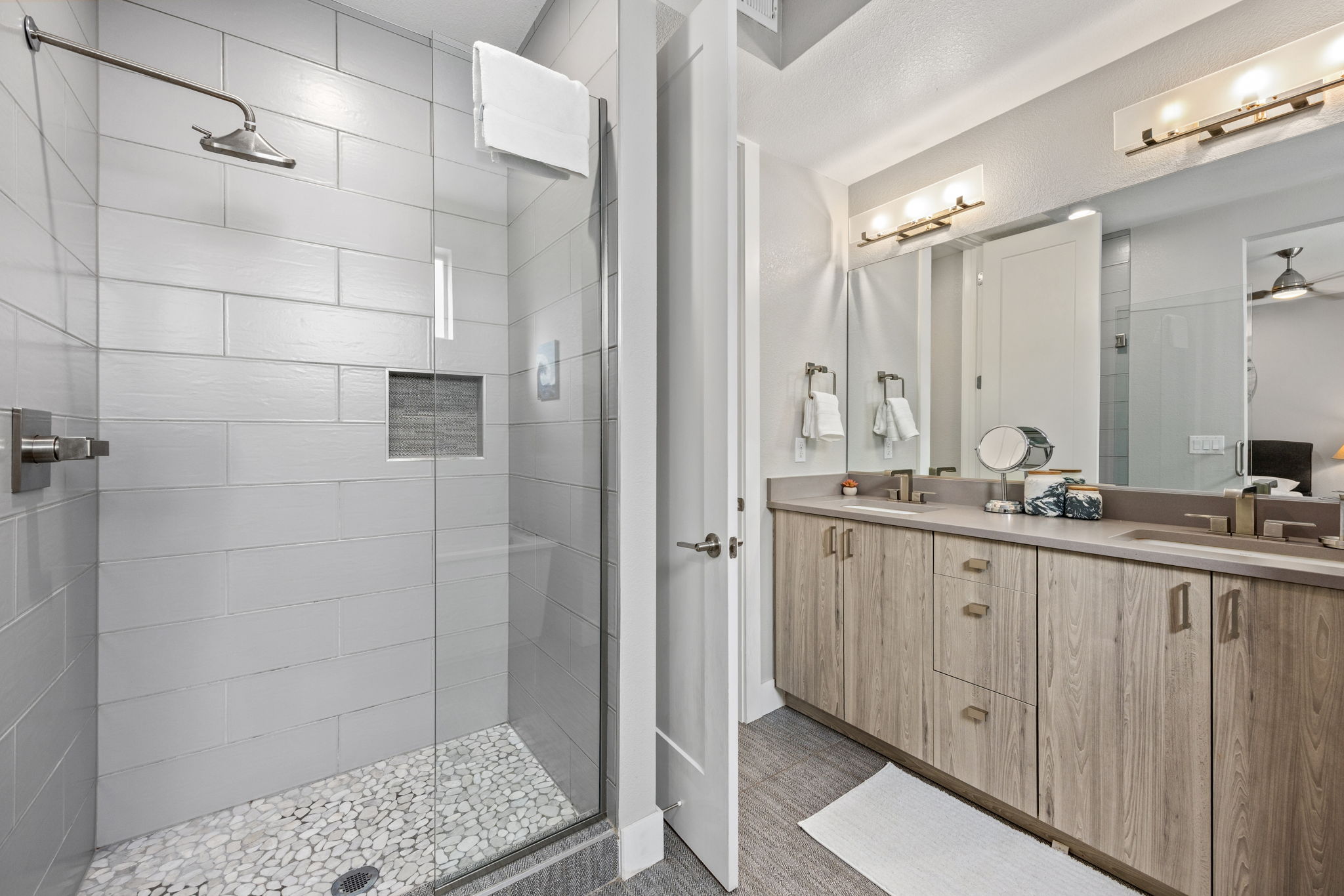 Denver, Colorado, 1, 2 & 3 Bed Options - Contact Us! , ,Townhome,Furnished,Elati ,0,2718