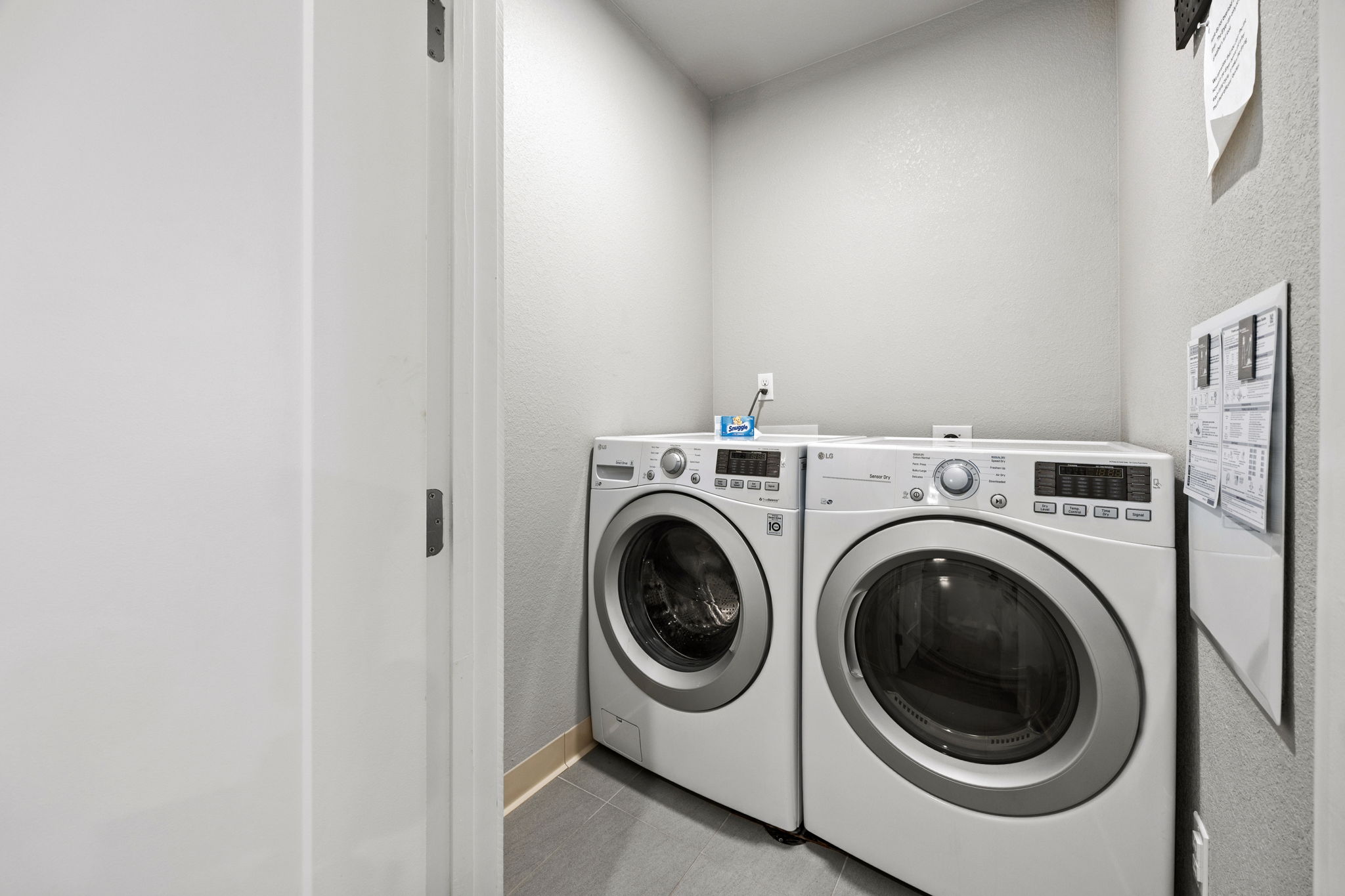 Denver, Colorado, 1, 2 & 3 Bed Options - Contact Us! , ,Townhome,Furnished,Elati ,0,2718