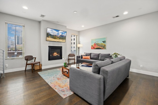 Denver, Colorado, 1, 2 & 3 Bed Options - Contact Us! , ,Townhome,Furnished,Elati ,0,2718