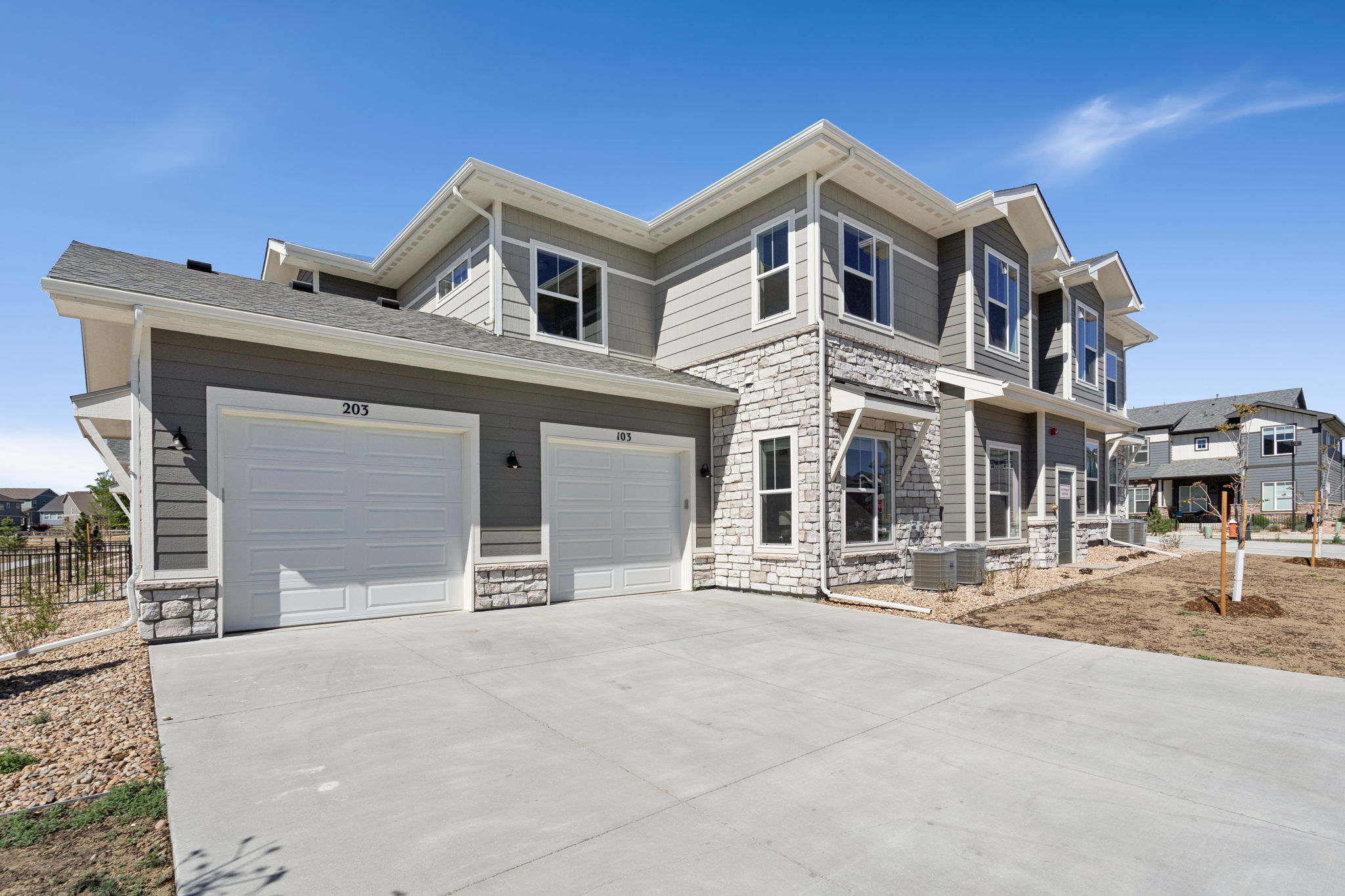Modern Fully Furnished 2-Bedroom Condo at The Lakes at Centerra 