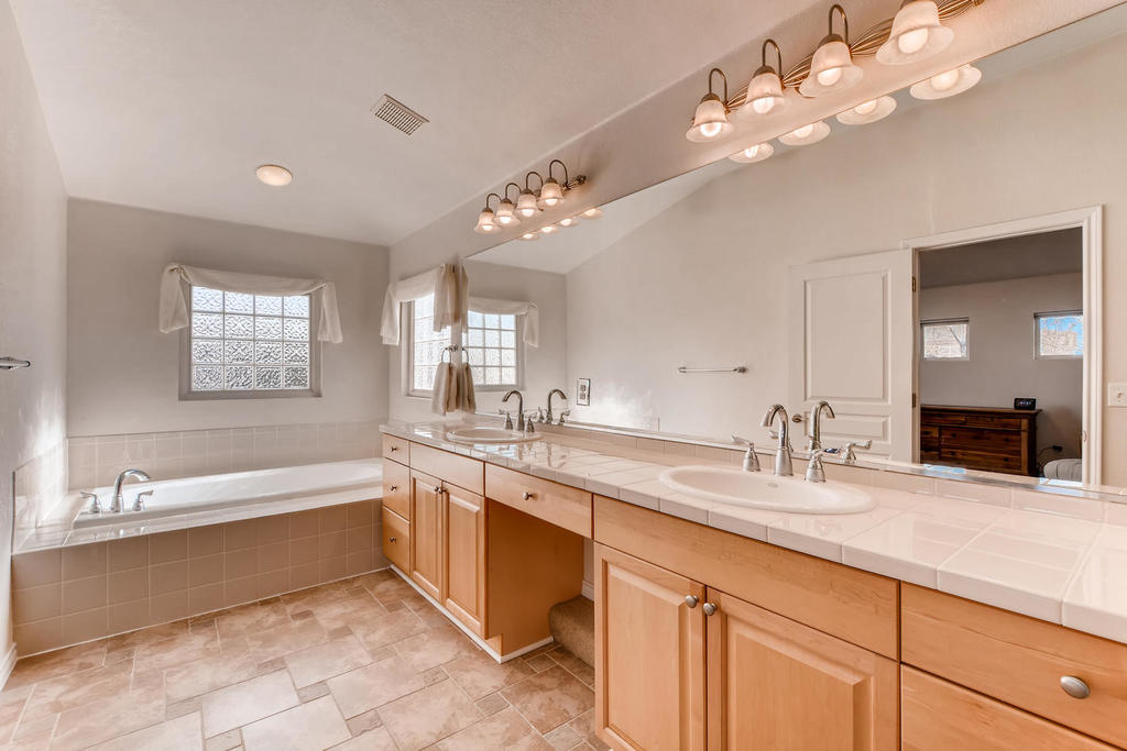 Greenwood Village, Colorado, 3 Bedrooms Bedrooms, ,2.5 BathroomsBathrooms,House,Furnished,East Lake,1243