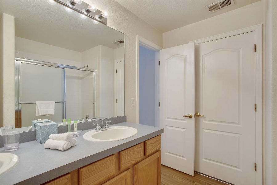 Fort Collins, Colorado, 1 Bedroom Bedrooms, ,1 BathroomBathrooms,Condo,Furnished,Northern Lights Dr Unit A,1027