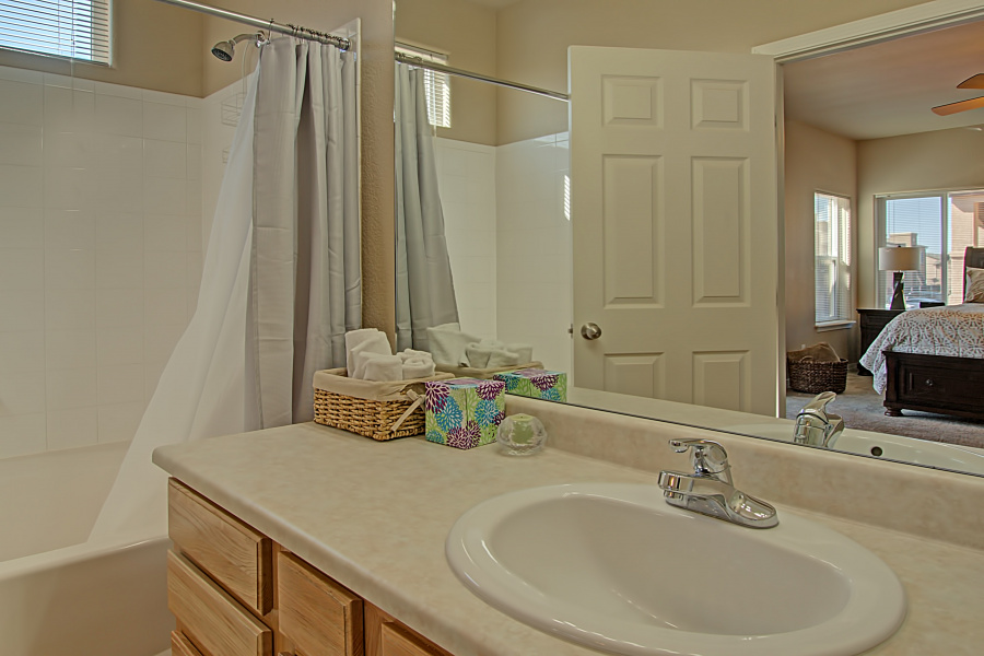 Colorado Springs, Colorado, 80923, 3 Bedrooms Bedrooms, ,3 BathroomsBathrooms,Condo,Furnished,Stetson Hills,Kerry Lynn,2,1290