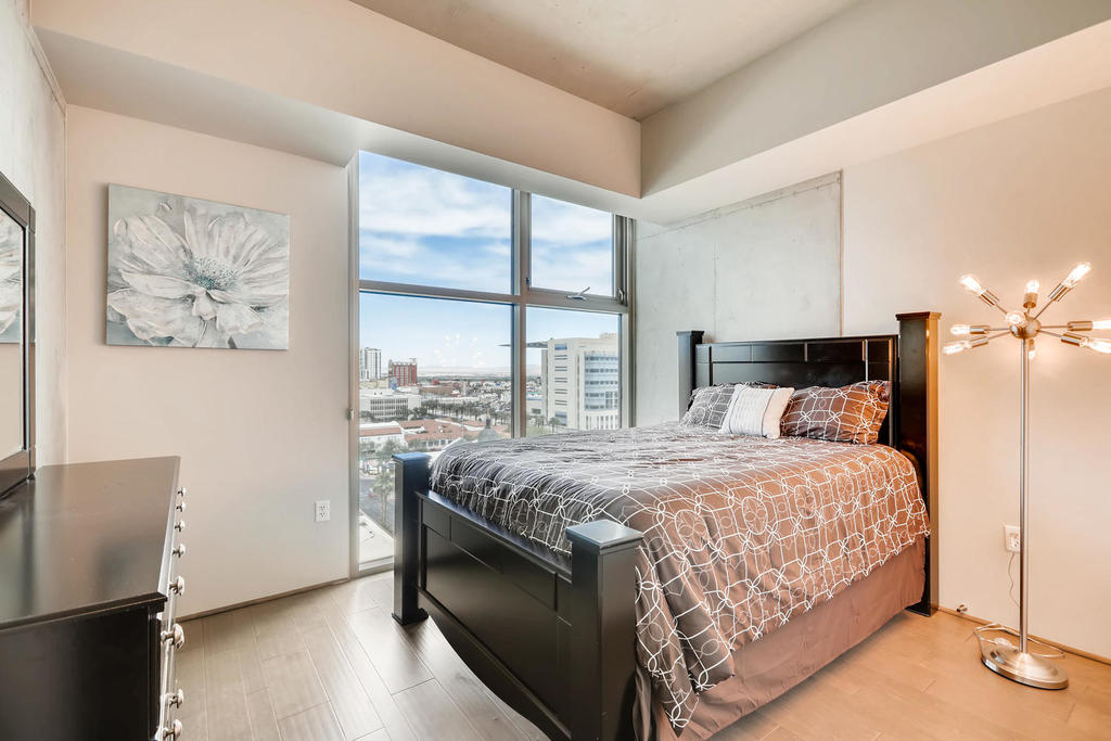 Las Vegas, Nevada, 2 Bedrooms Bedrooms, ,2 BathroomsBathrooms,Condo,Furnished,Juhl,E Bonneville,11,1312